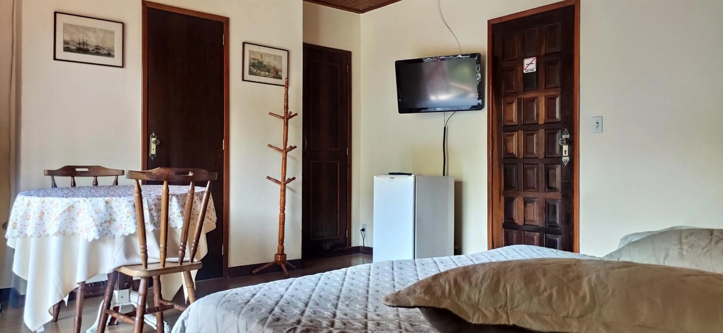 Photo of the whole room, Bed in Pousada Taverna do Golf