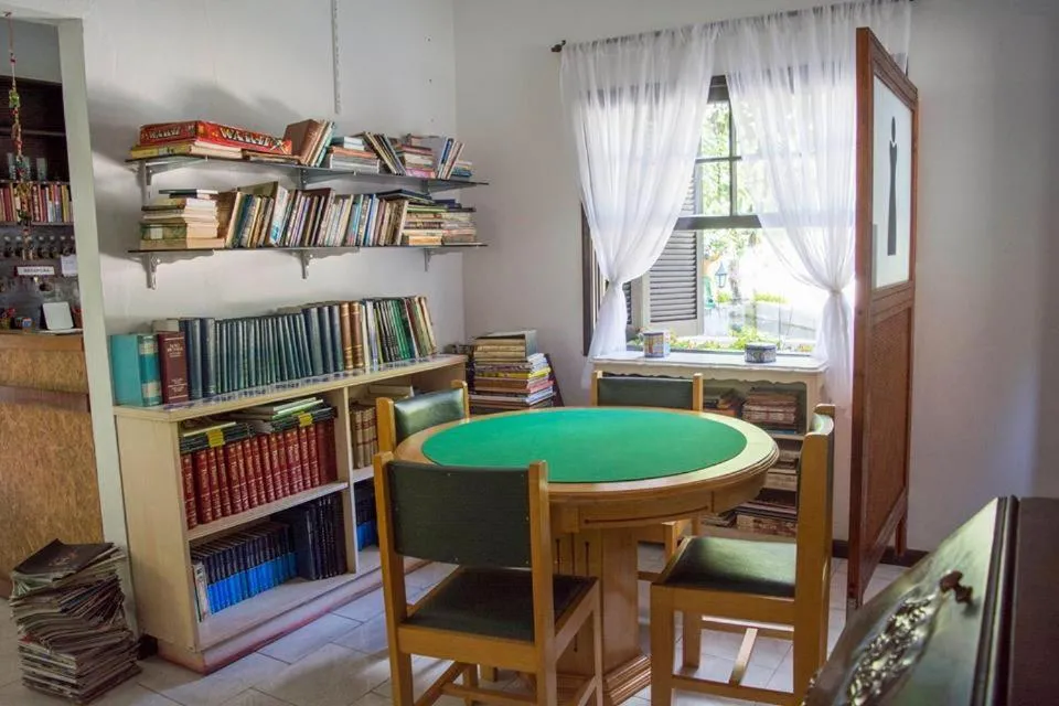 Library in Pousada Taverna do Golf