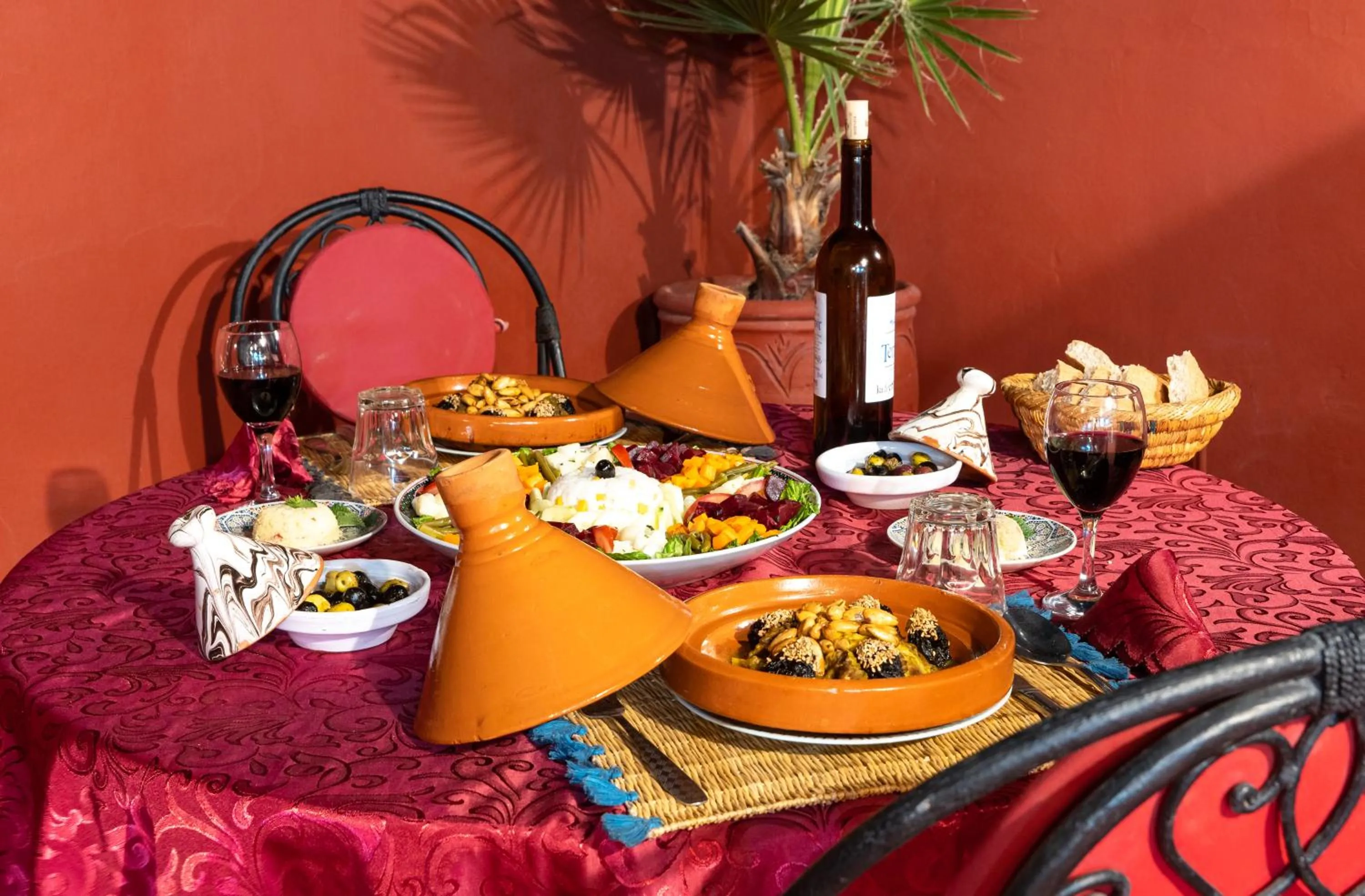 Restaurant/places to eat in Riad Balkisse