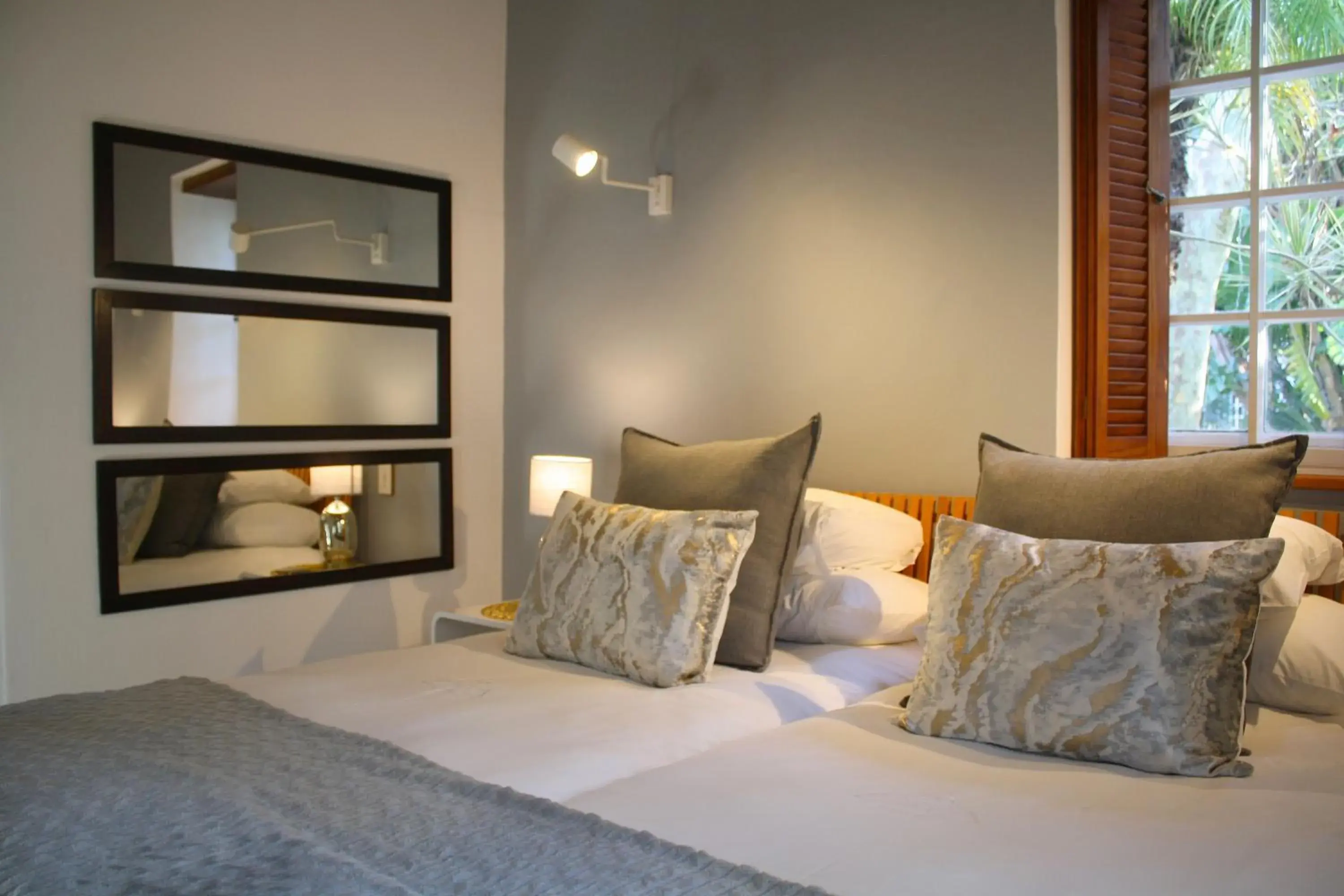 Bed in Rothman Manor Bed in Rothman Manor