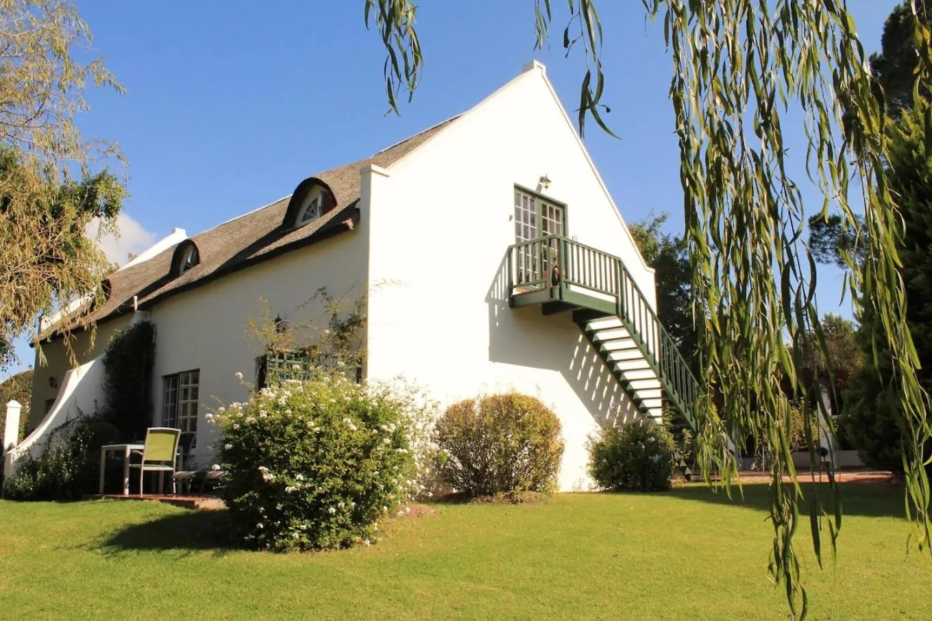 Property building in Rothman Manor