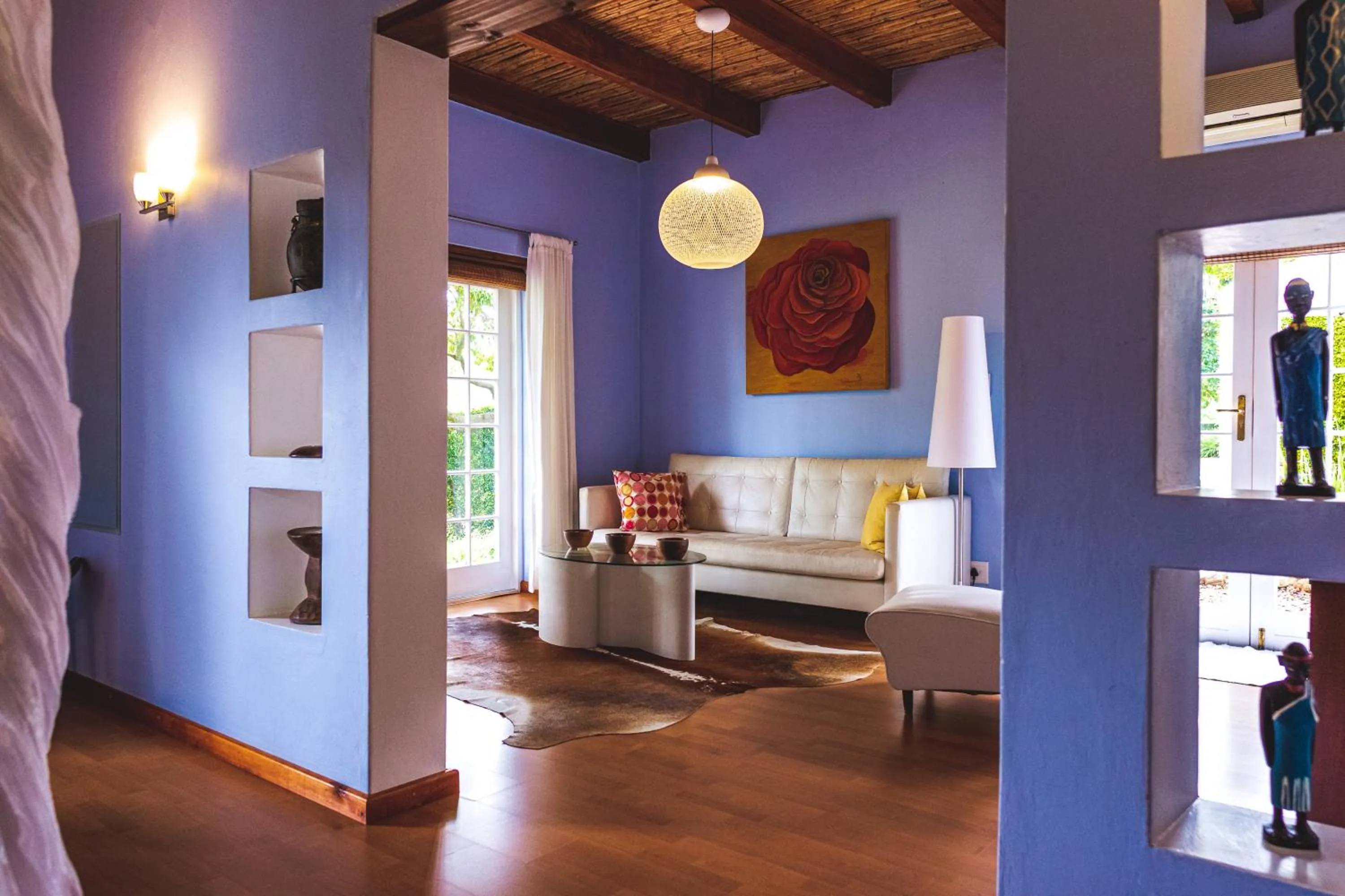 Living room in Rothman Manor