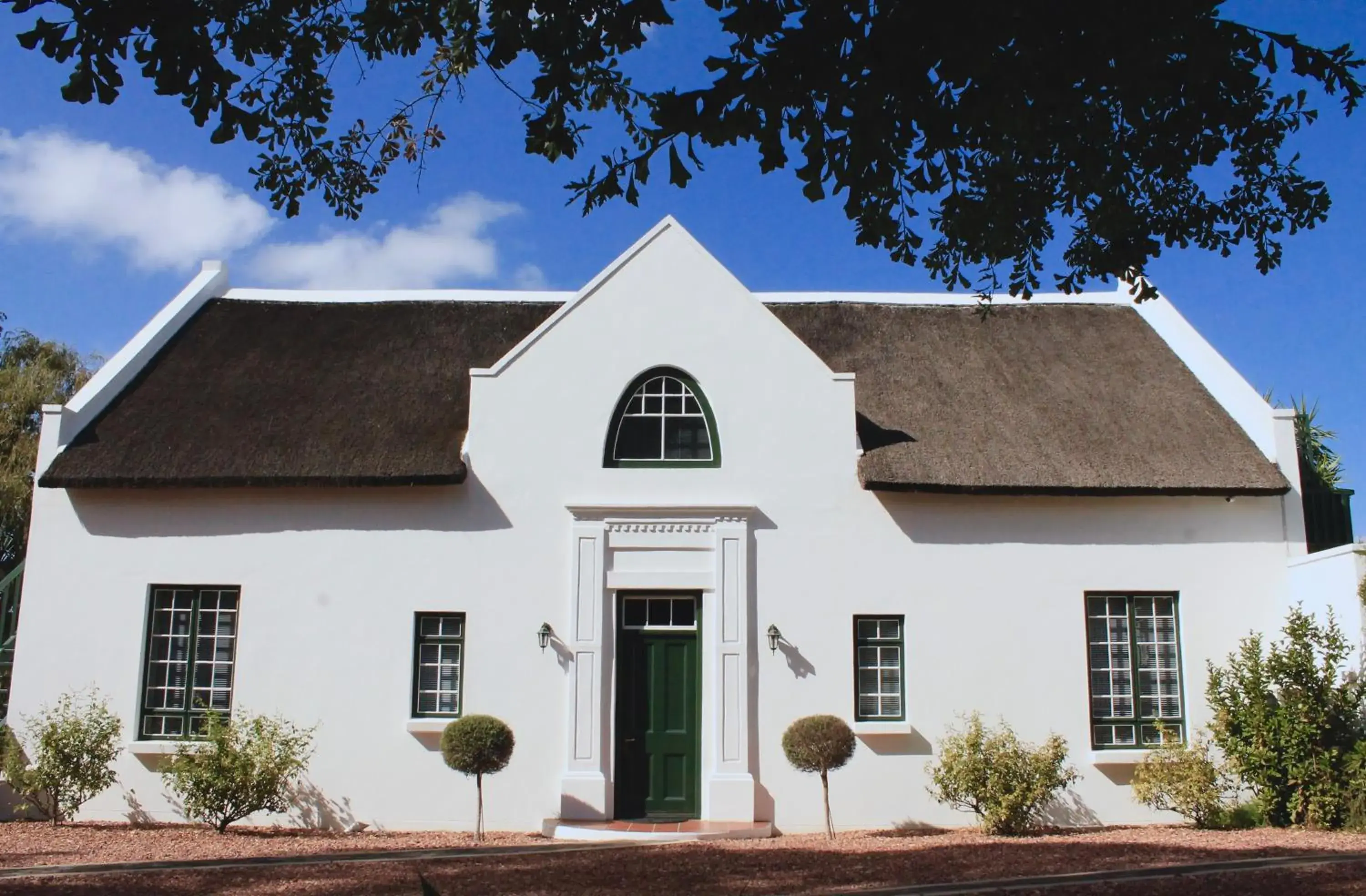 Property building in Rothman Manor Property building in Rothman Manor