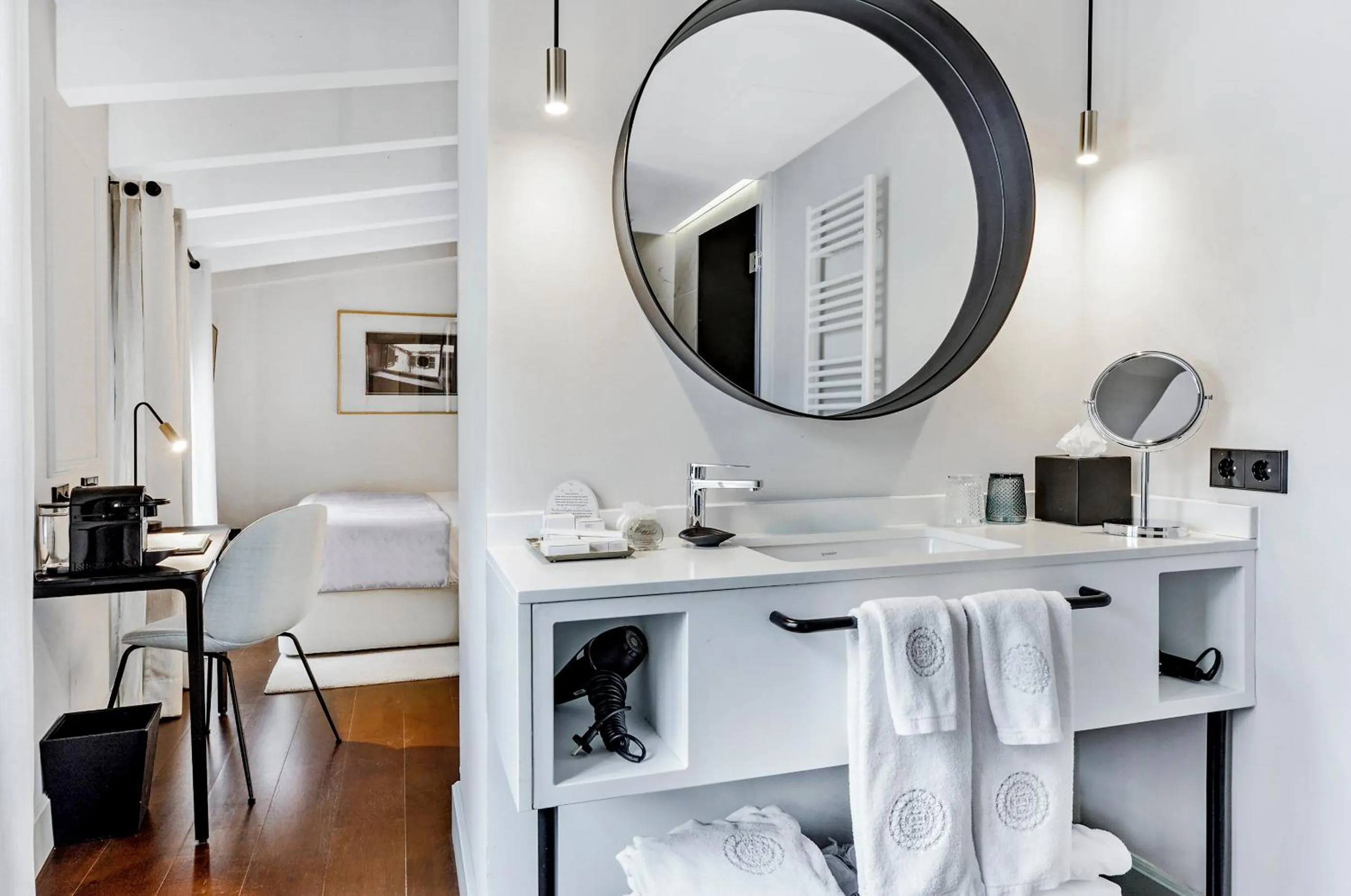 Bathroom, Bed in Summum Boutique Hotel, member of Meliá Collection