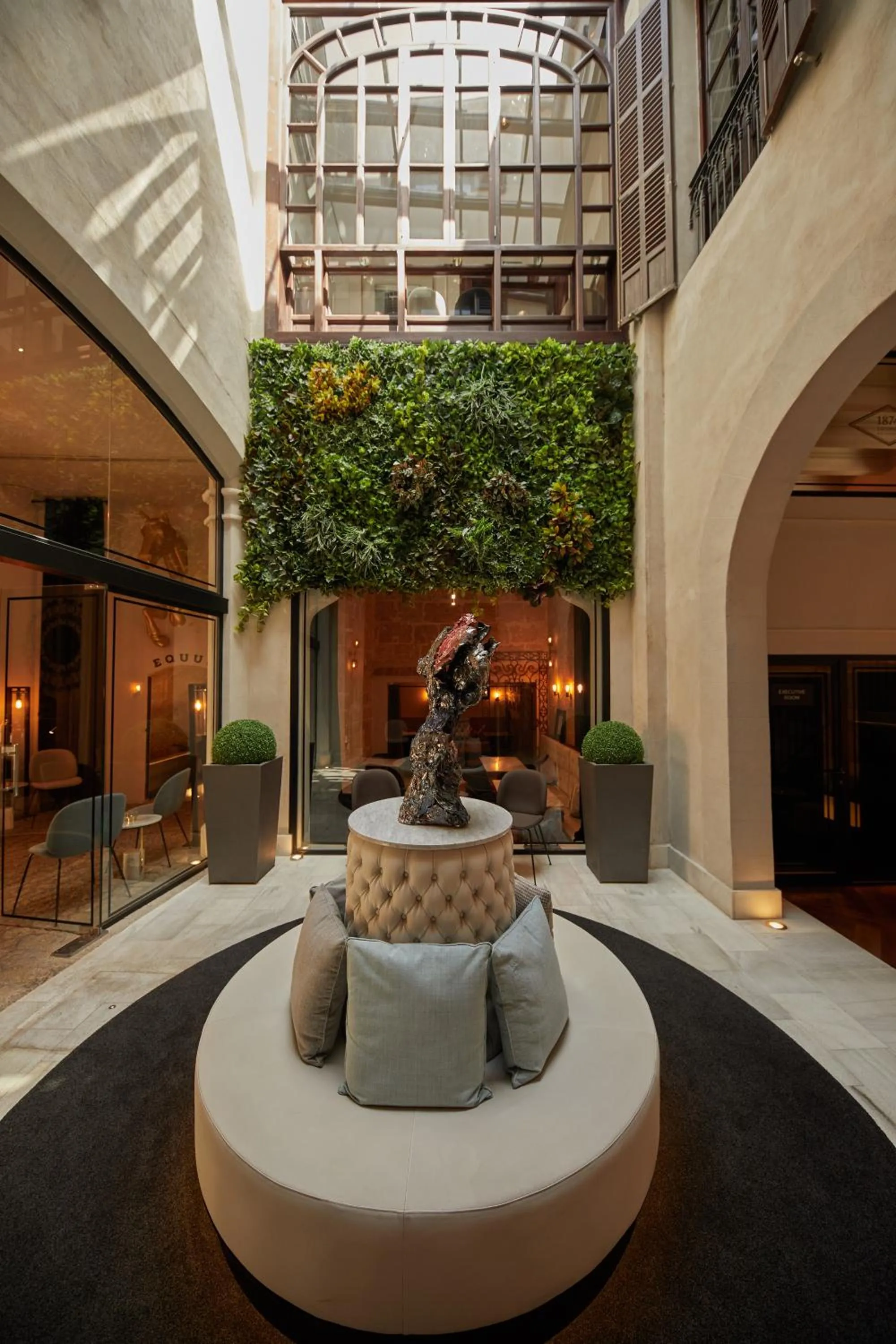 Lobby or reception in Summum Boutique Hotel, member of Meliá Collection