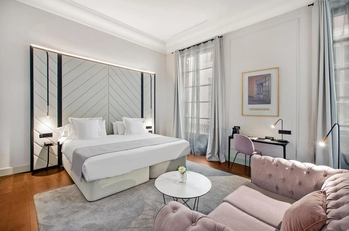 Photo of the whole room, Bed in Summum Boutique Hotel, member of Meliá Collection