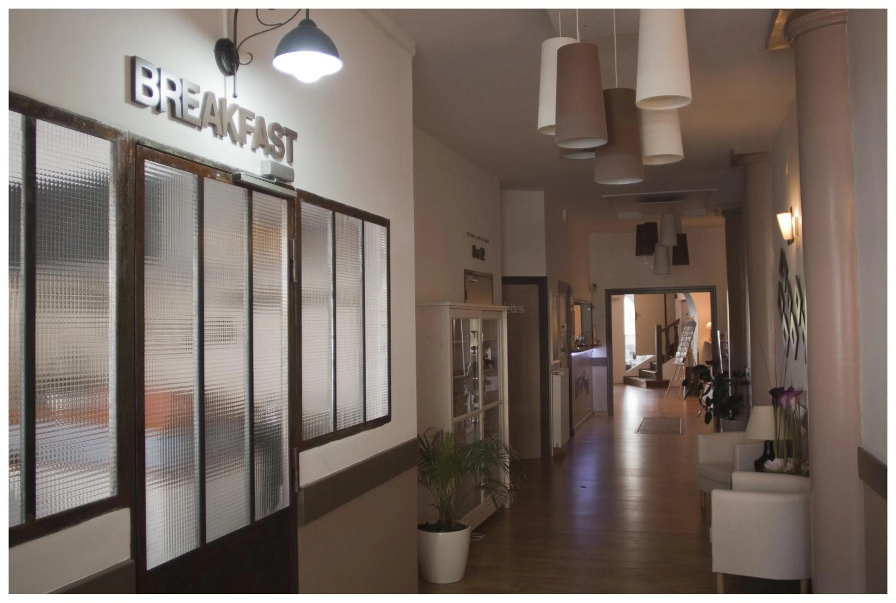 Decorative detail in Logis Hôtel Restaurant Le Castel Fleuri