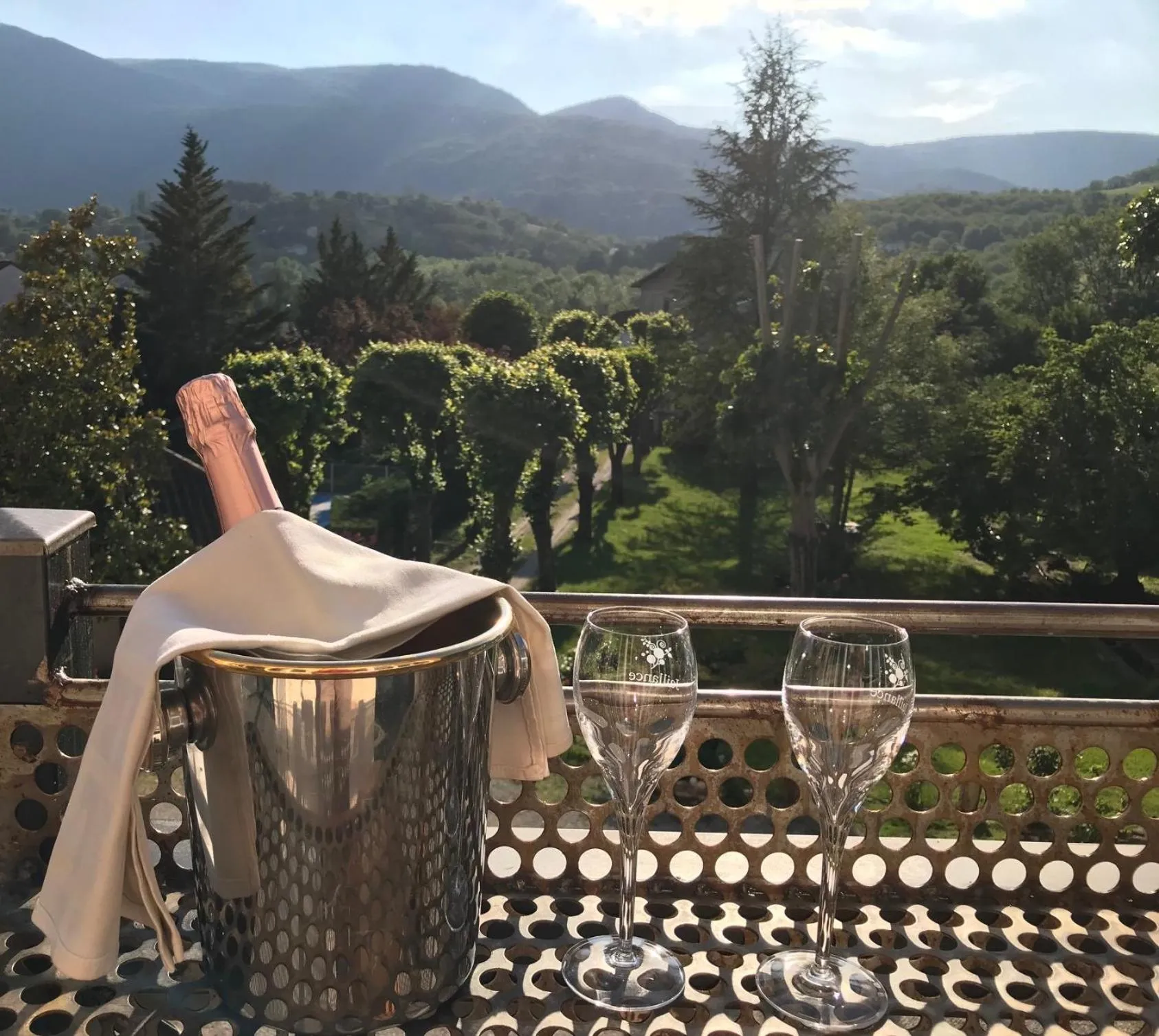 Balcony/Terrace in Logis Hôtel Restaurant Le Castel Fleuri