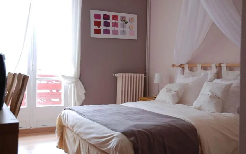 Bedroom, Bed in Logis Hôtel Restaurant Le Castel Fleuri