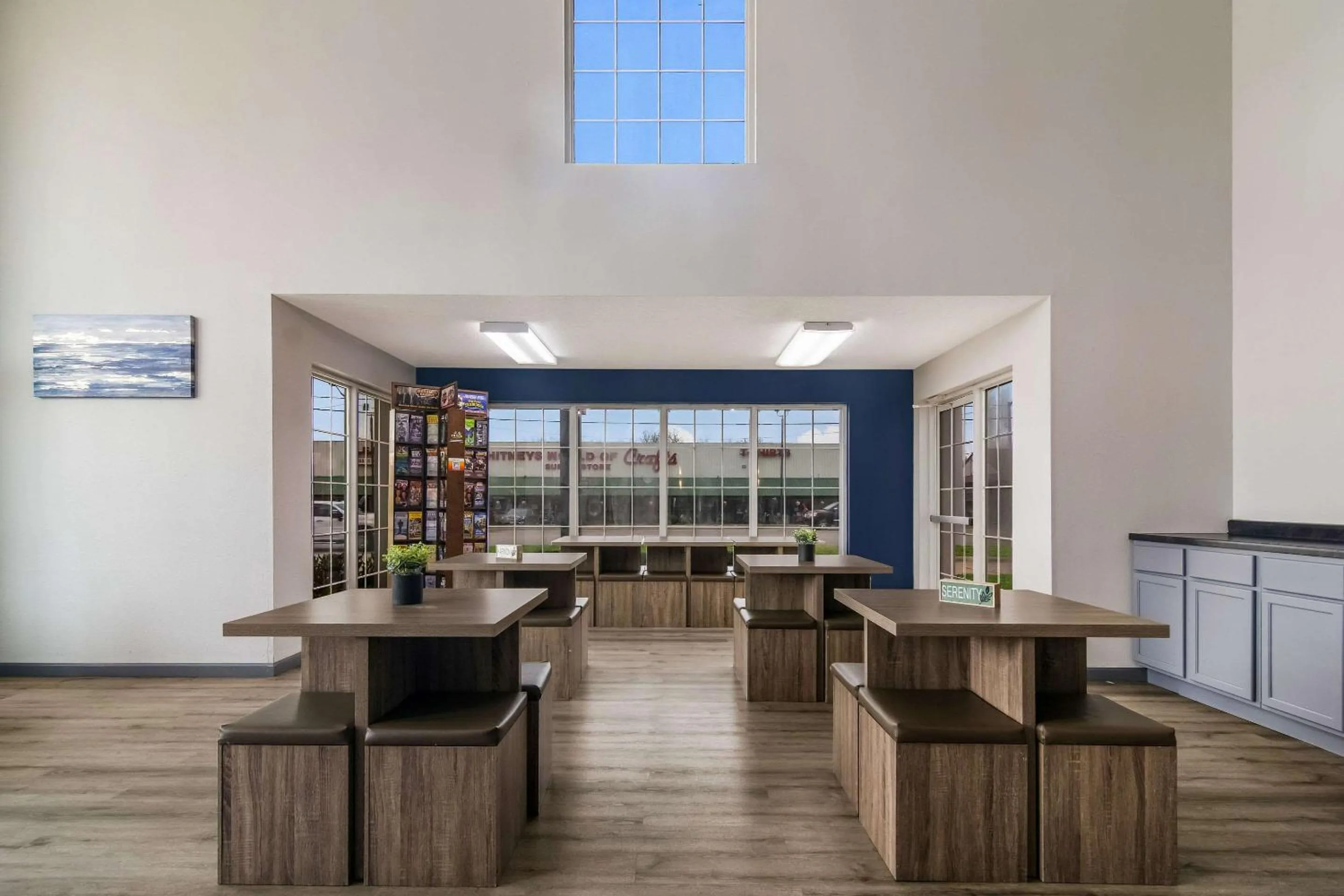 Seating area in Econo Lodge Branson Theater District