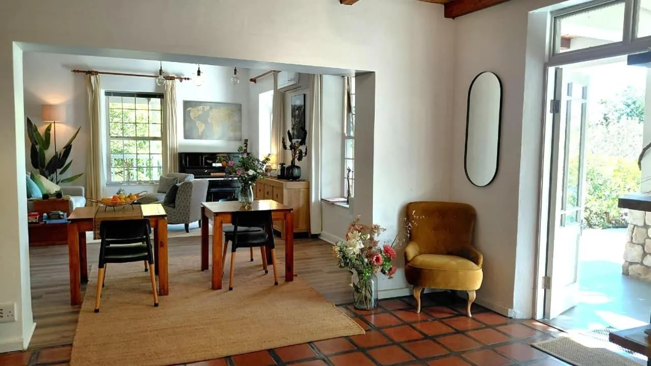 Breakfast in Swellendam Country Lodge - Guest House - B&B