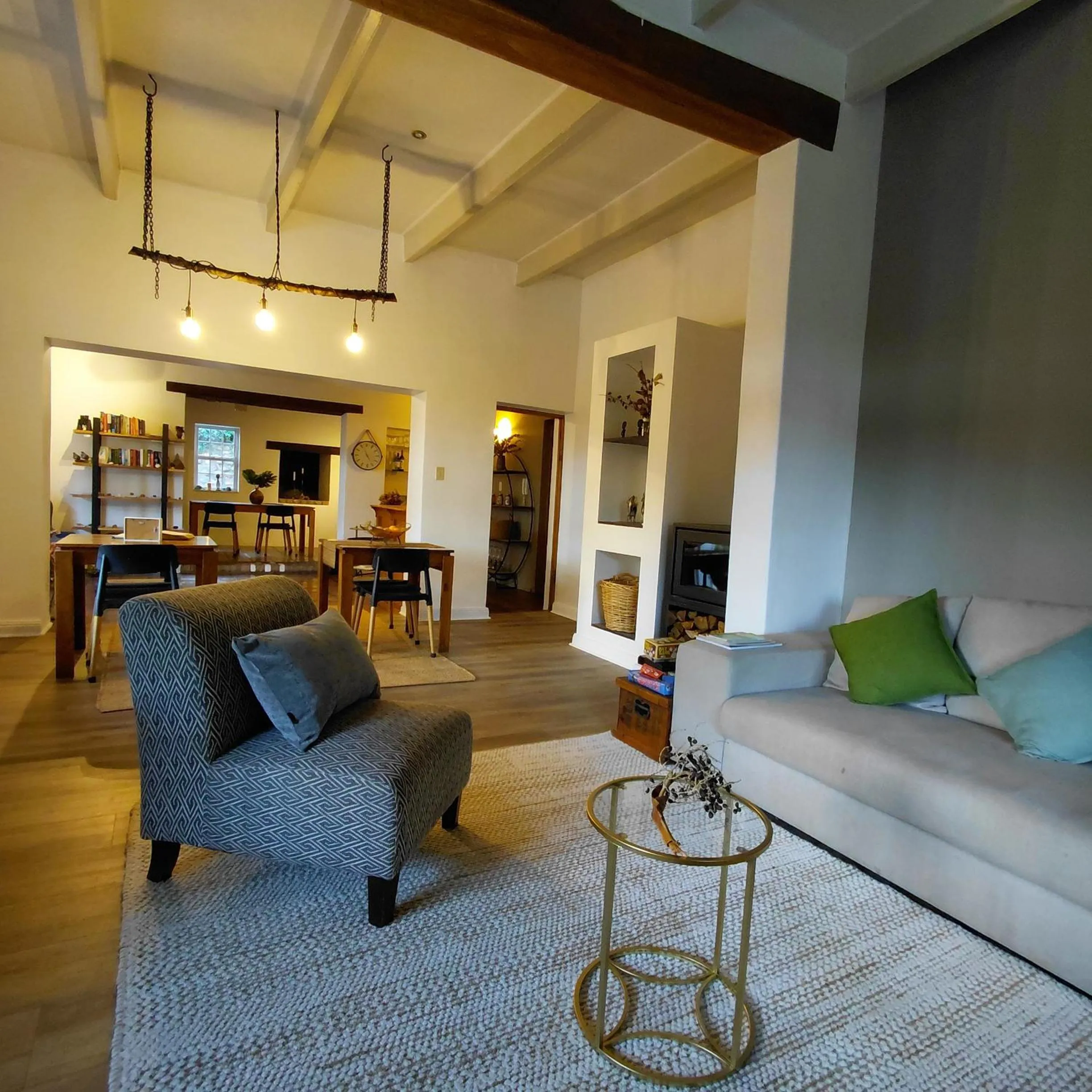 Communal lounge/ TV room in Swellendam Country Lodge - Guest House - B&B