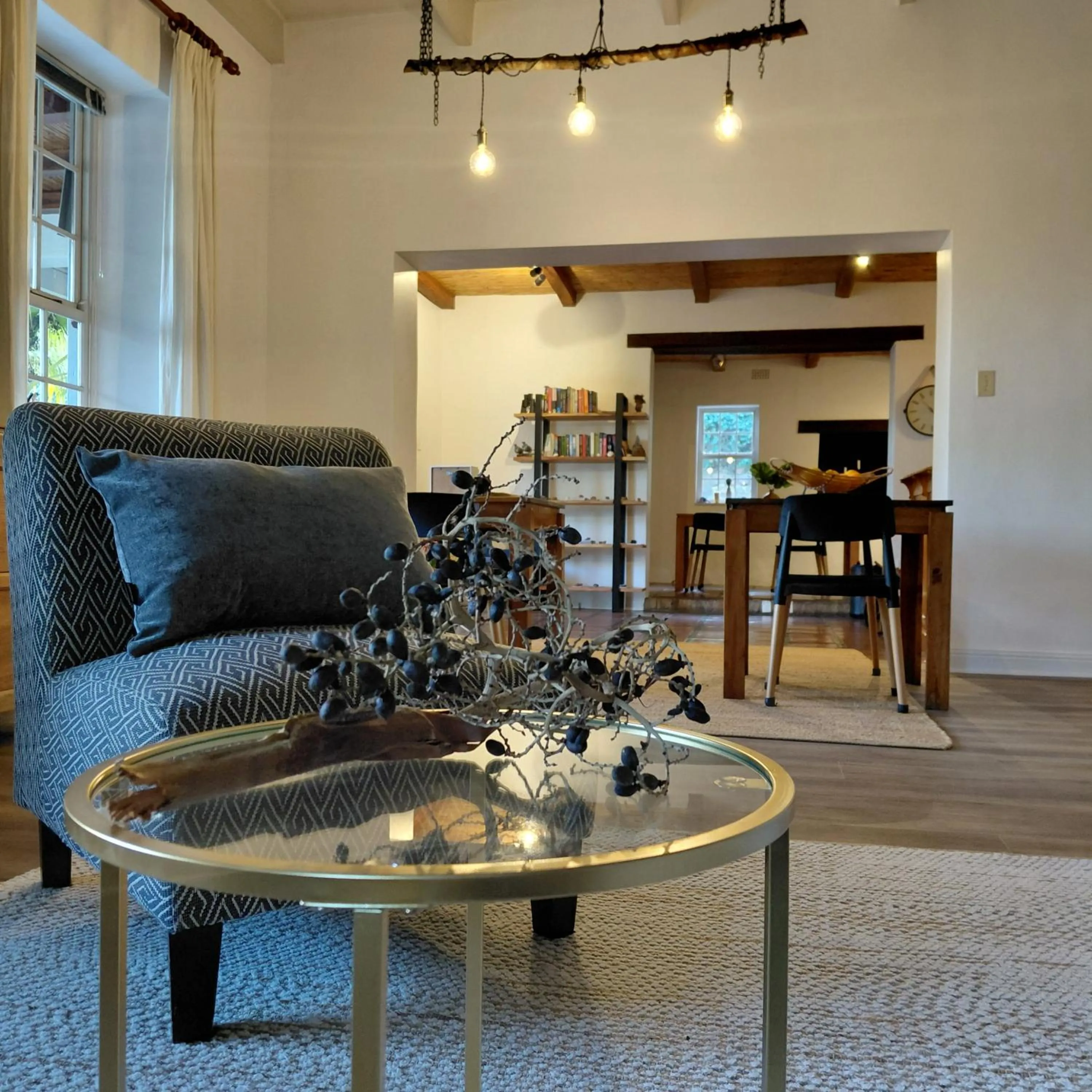 Communal lounge/ TV room in Swellendam Country Lodge - Guest House - B&B