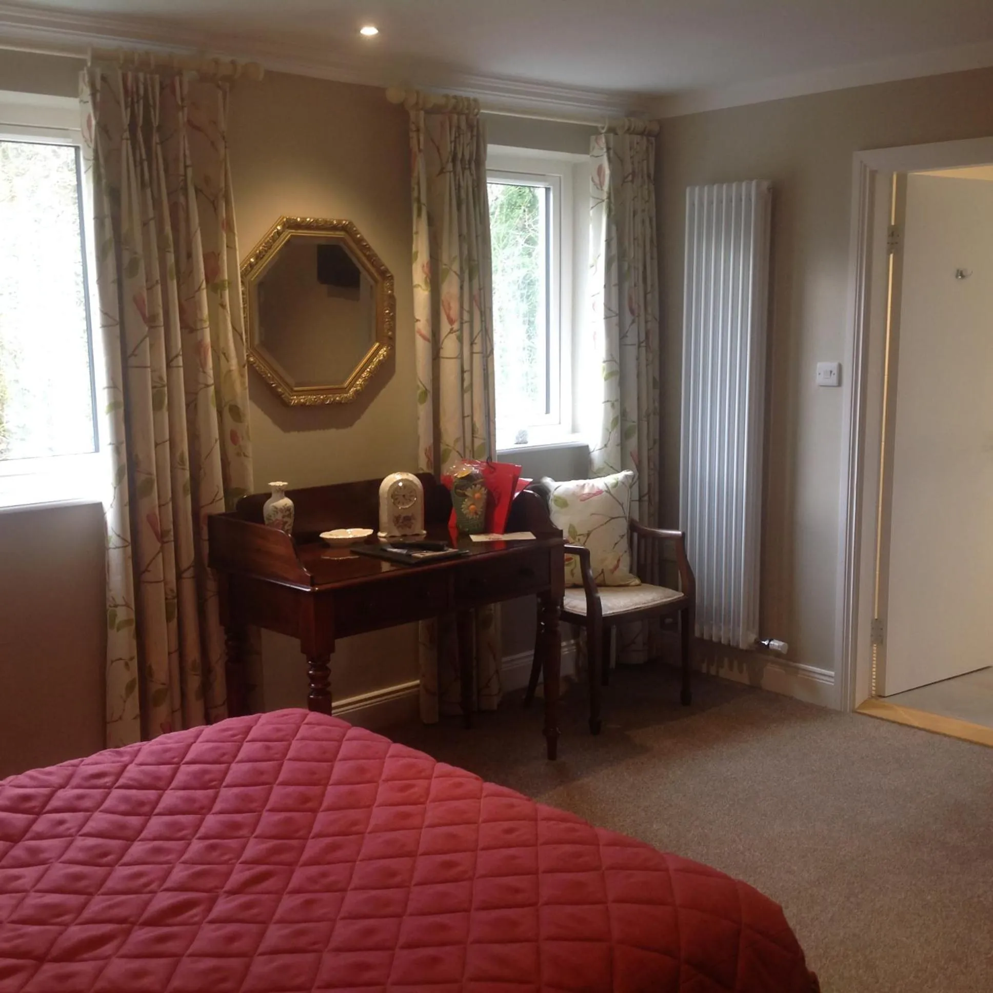 Photo of the whole room, Bed in Gleann Fia Country House