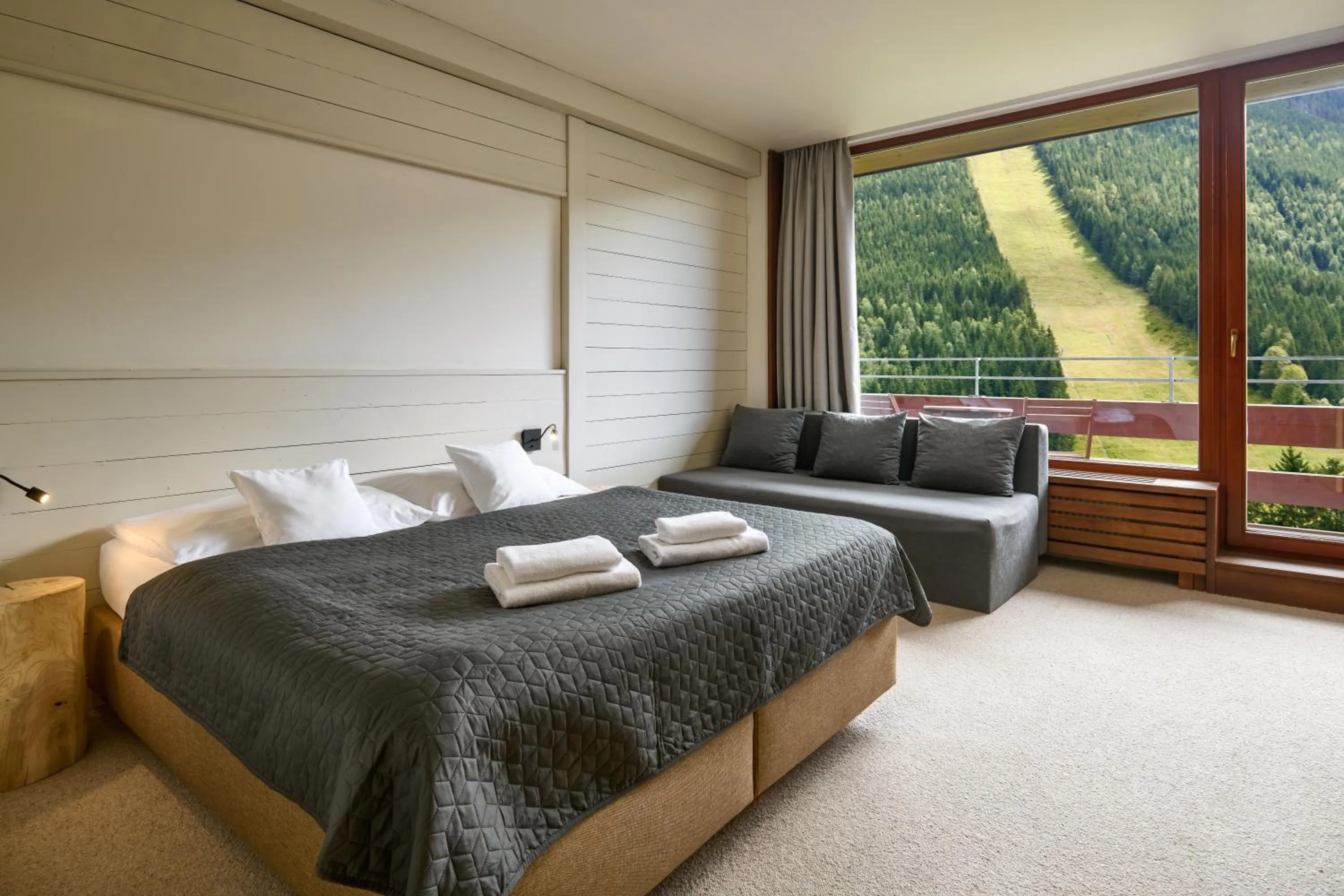 Bedroom, Bed in Hotel Adam