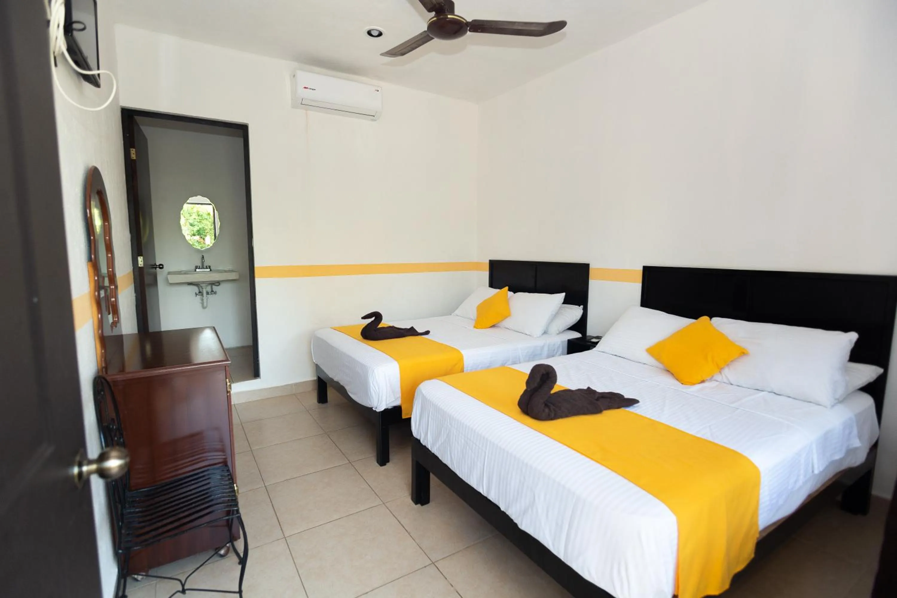 Twin Room with Garden View in Nicol-Haa