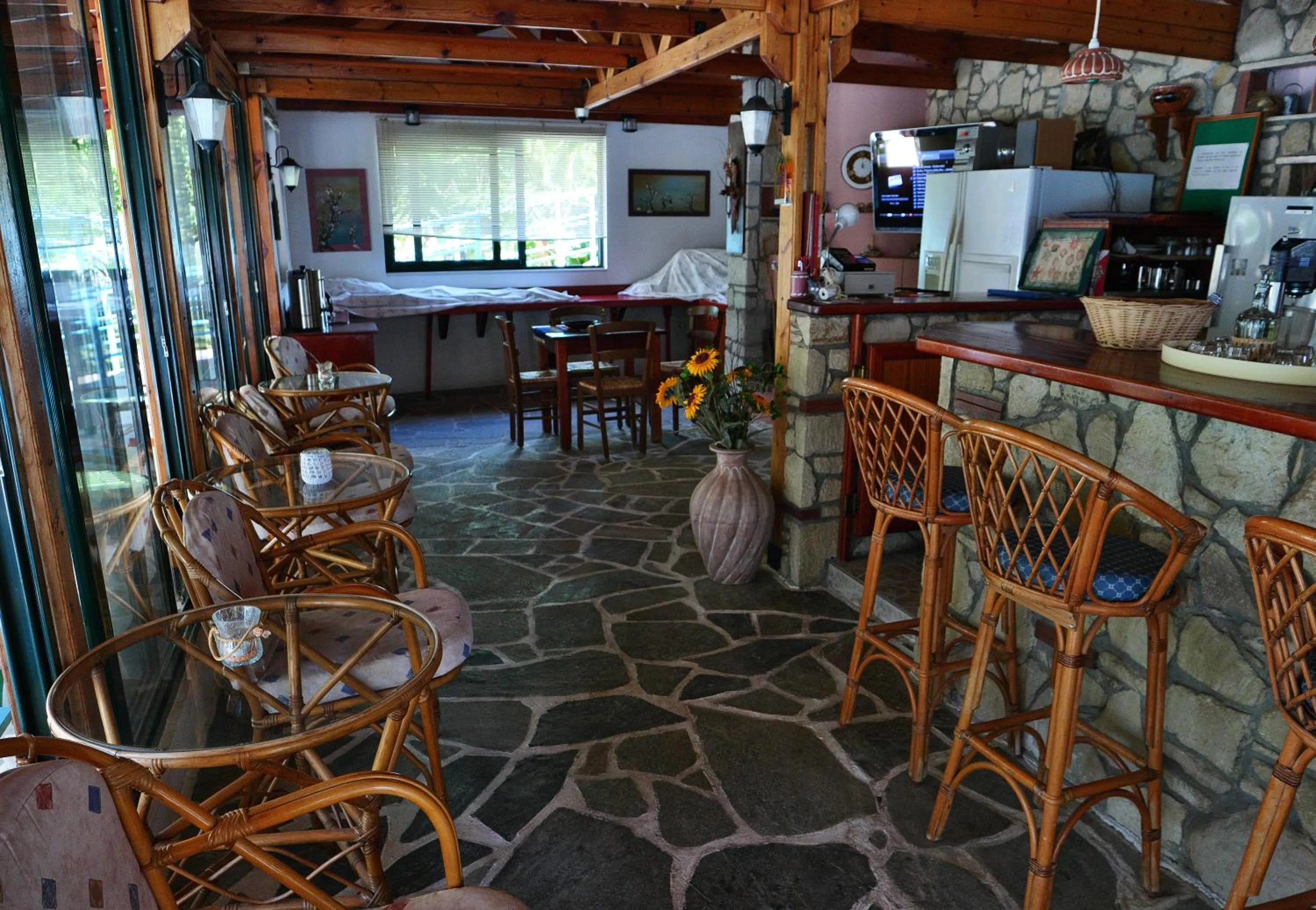 Area and facilities in Kastro Studios Apartments