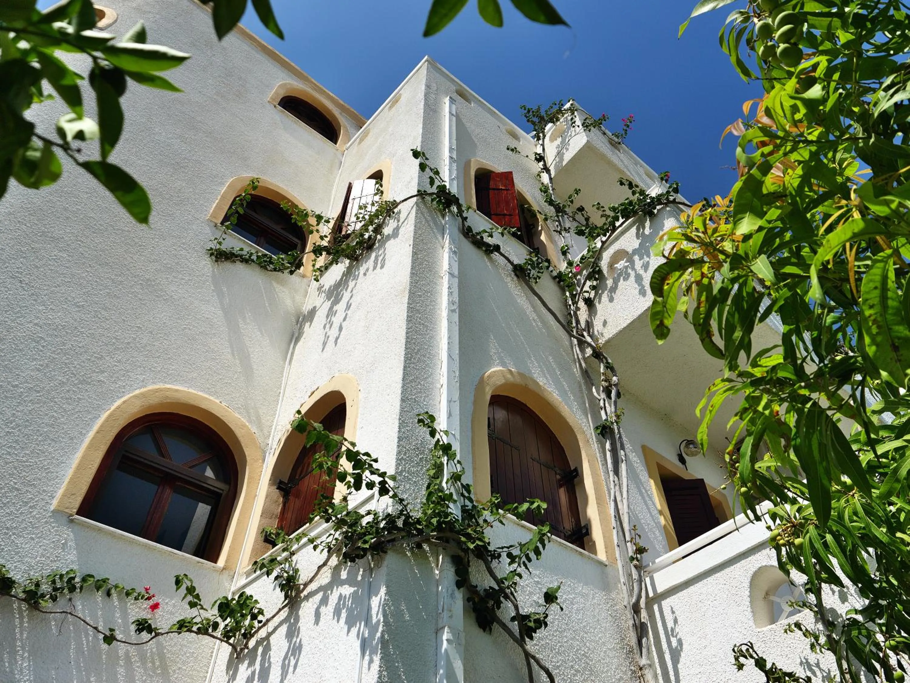 Property building in Kastro Studios Apartments