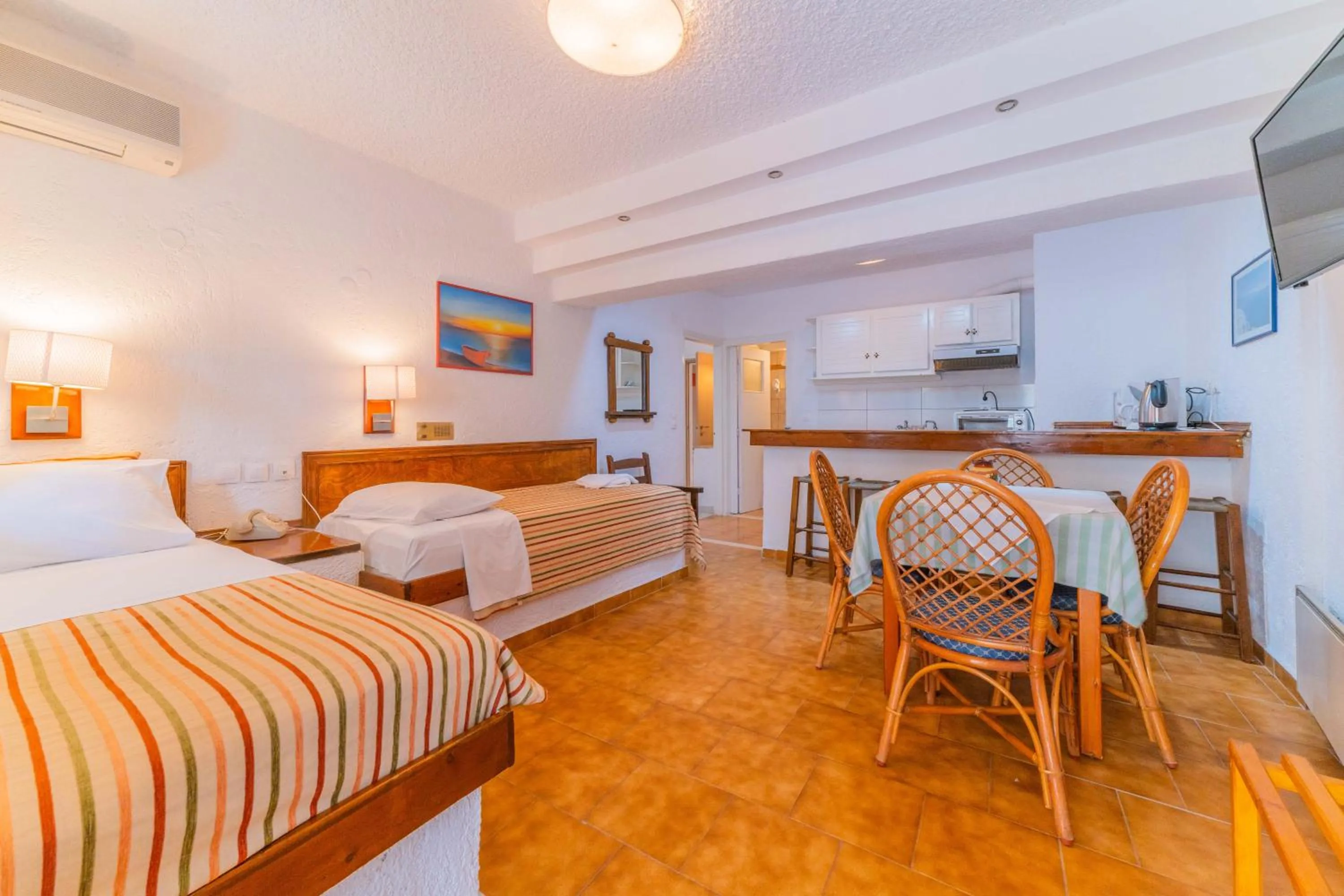 Photo of the whole room, Bed in Kastro Studios Apartments