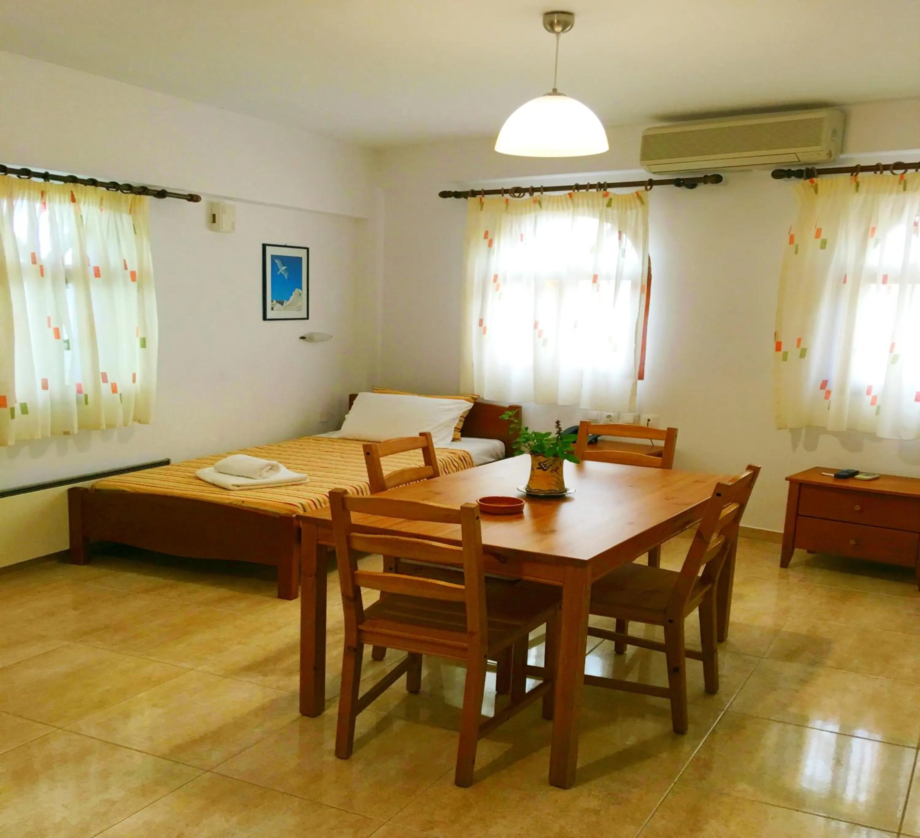 Photo of the whole room in Kastro Studios Apartments