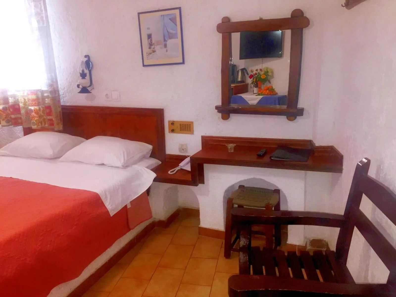 Photo of the whole room, Bed in Kastro Studios Apartments