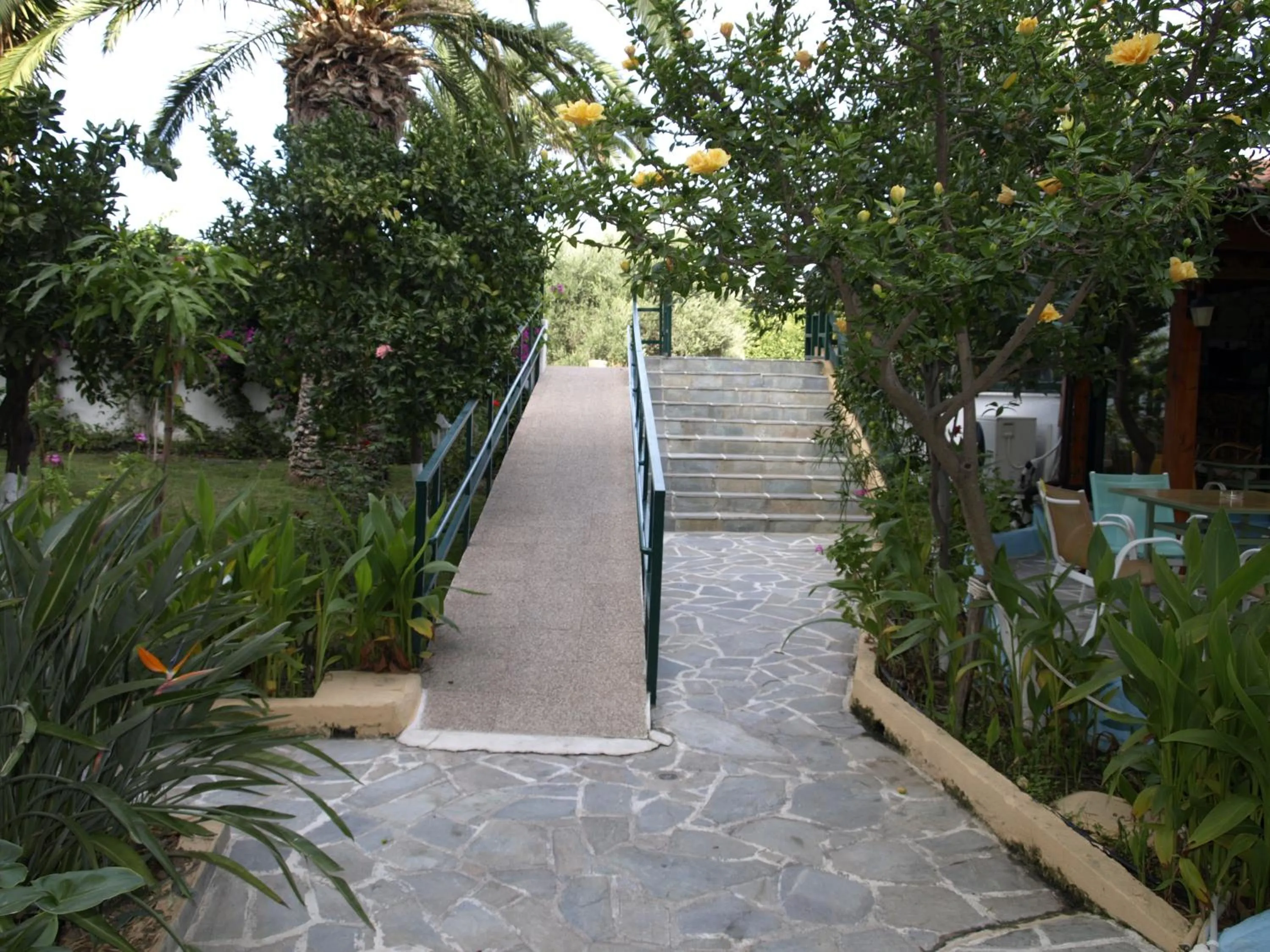 Facade/entrance in Kastro Studios Apartments