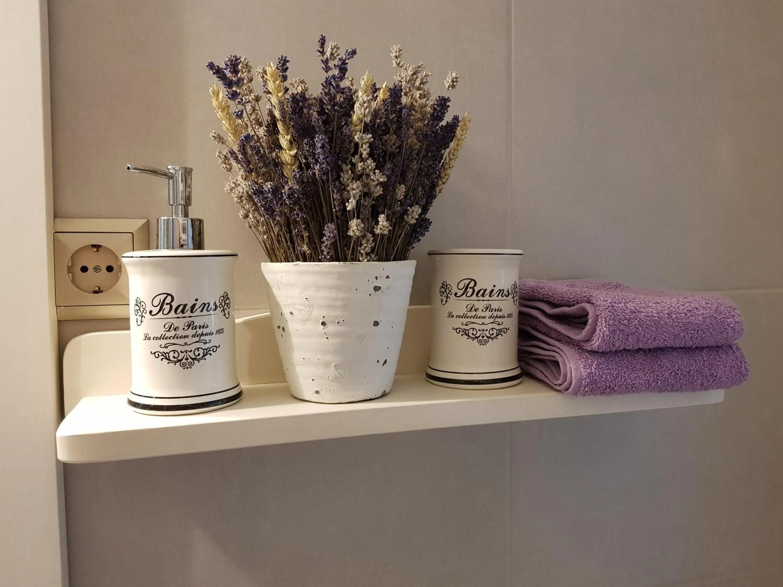 Shower in Alfa Studio