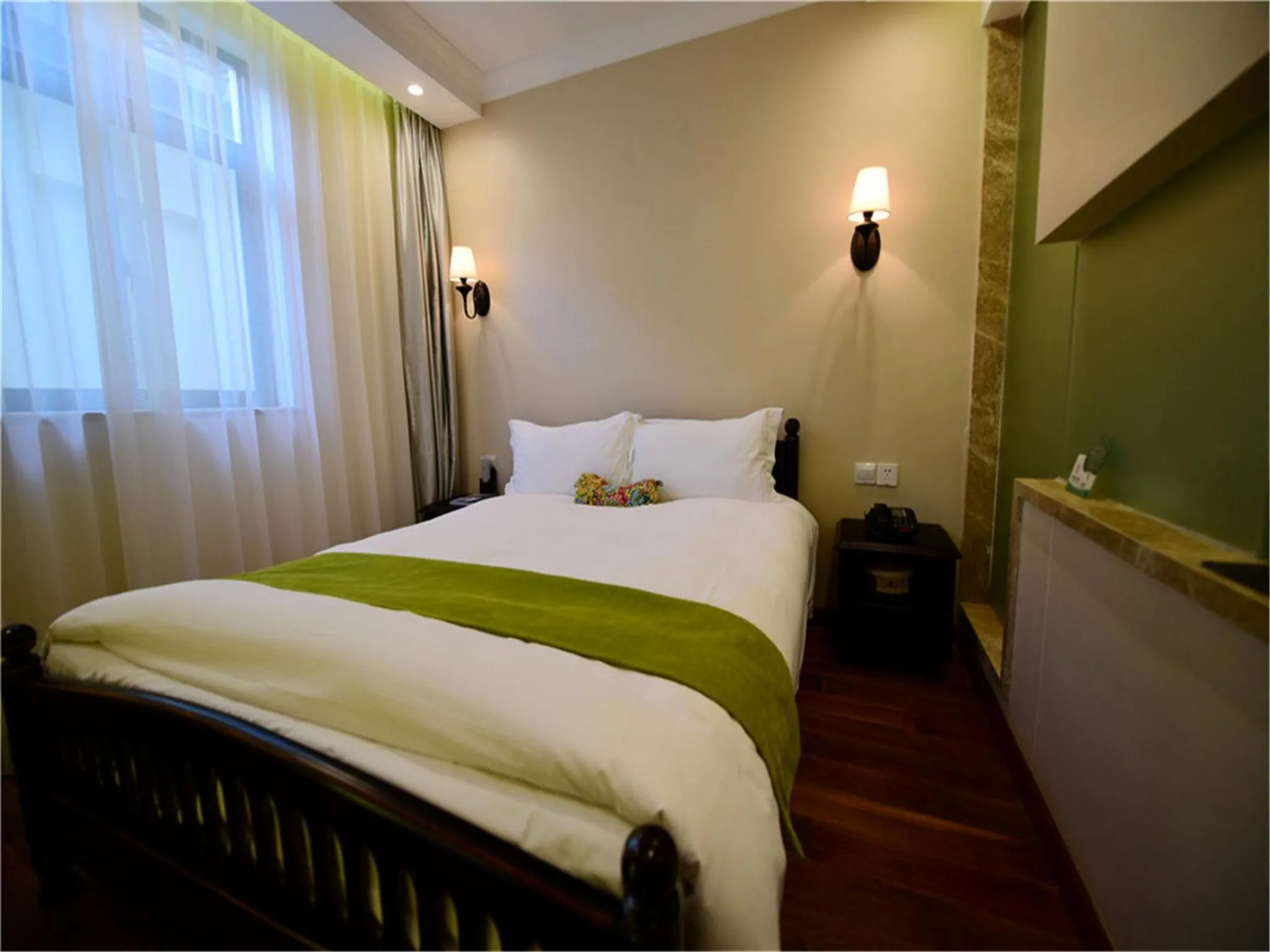 Bed in Soho Garden Hotel (Shanghai Huaihai Rd. Flagship)