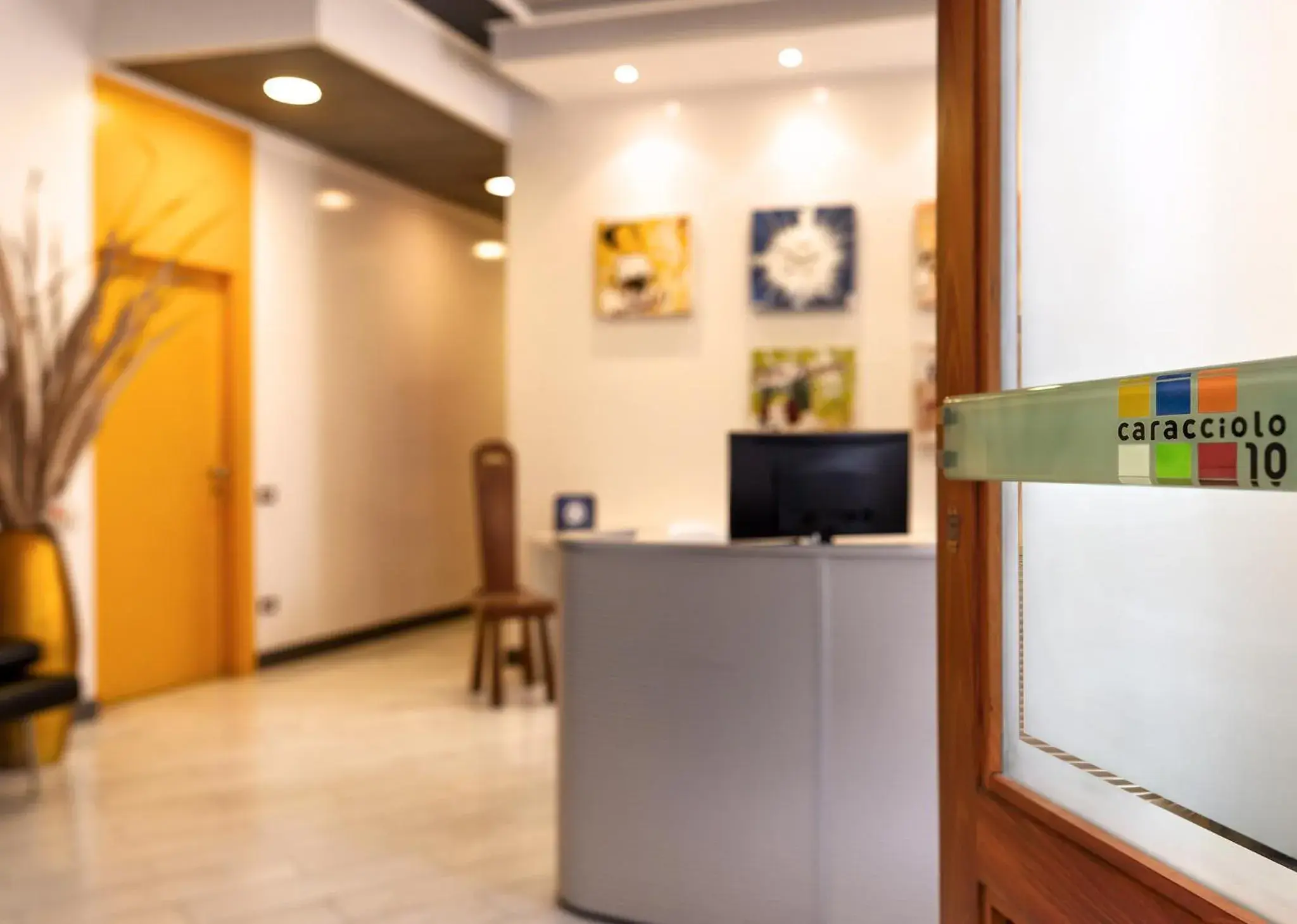 Caracciolo 10 Caracciolo 10