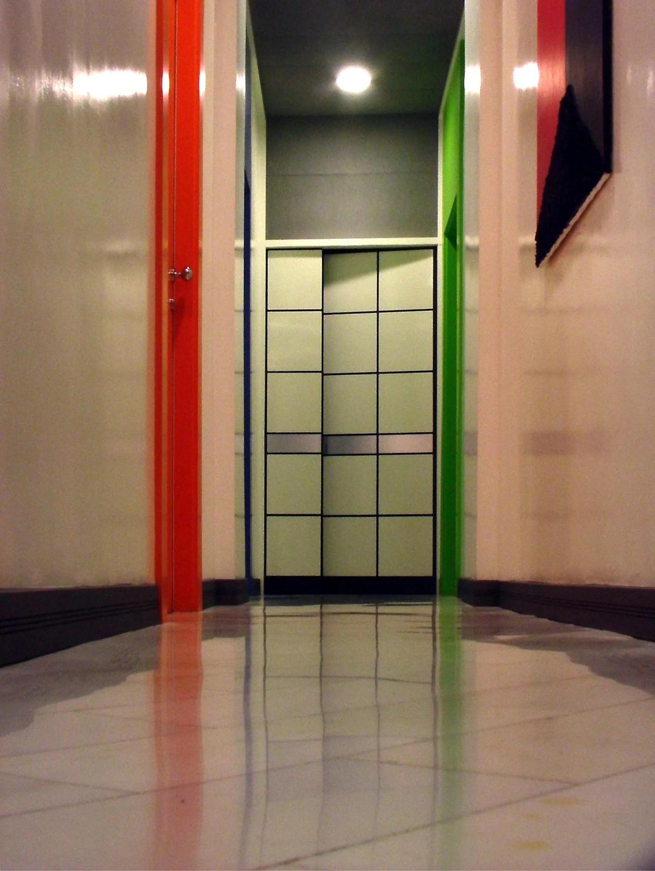 Area and facilities in Caracciolo 10