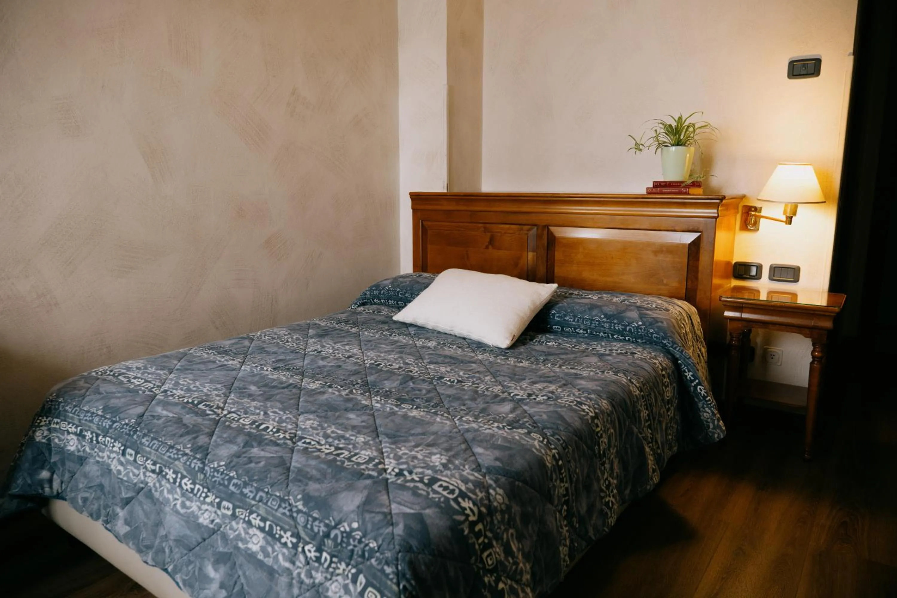 Bedroom, Bed in Albergo La Meridiana