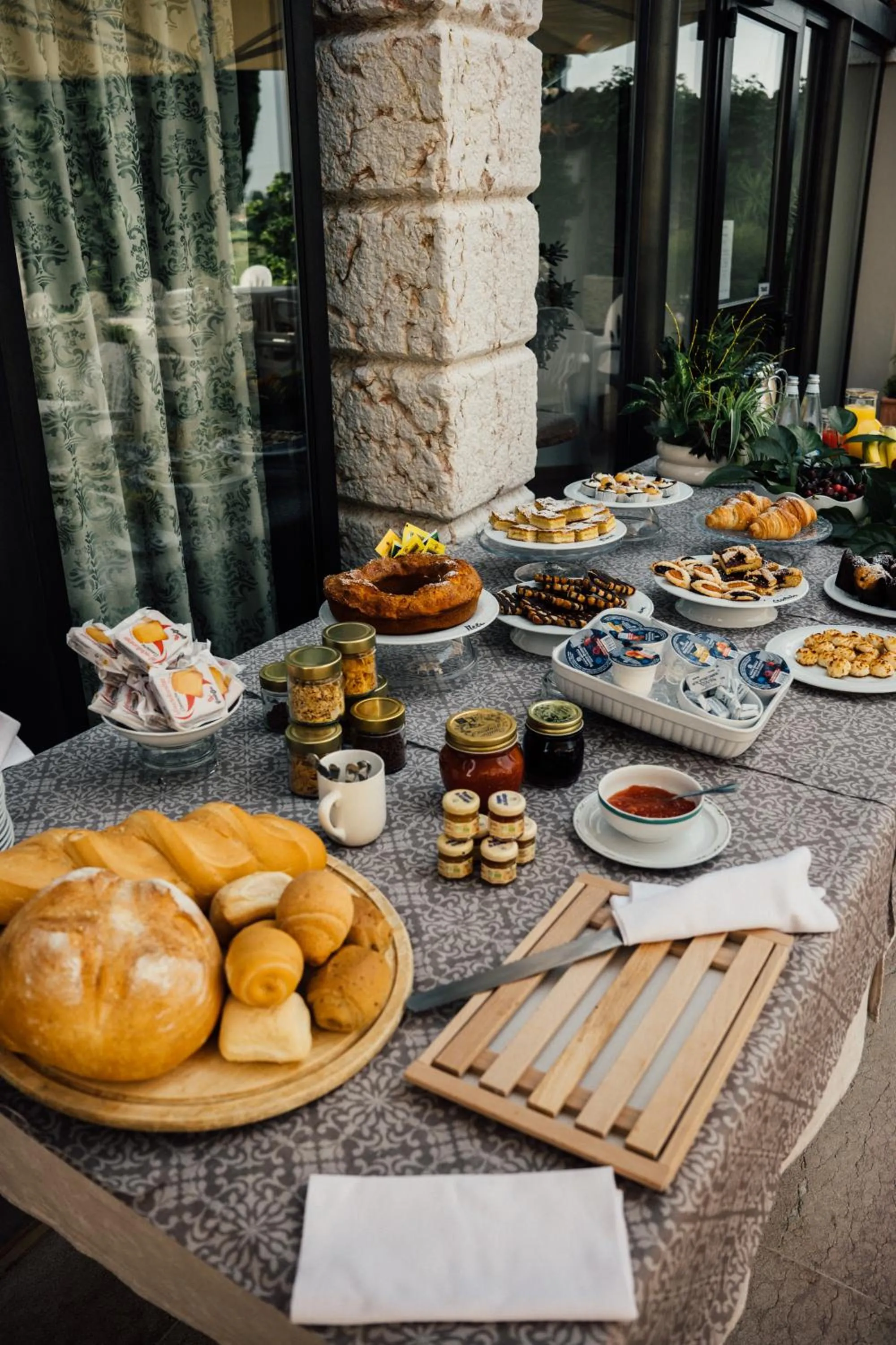 Buffet breakfast in Albergo La Meridiana