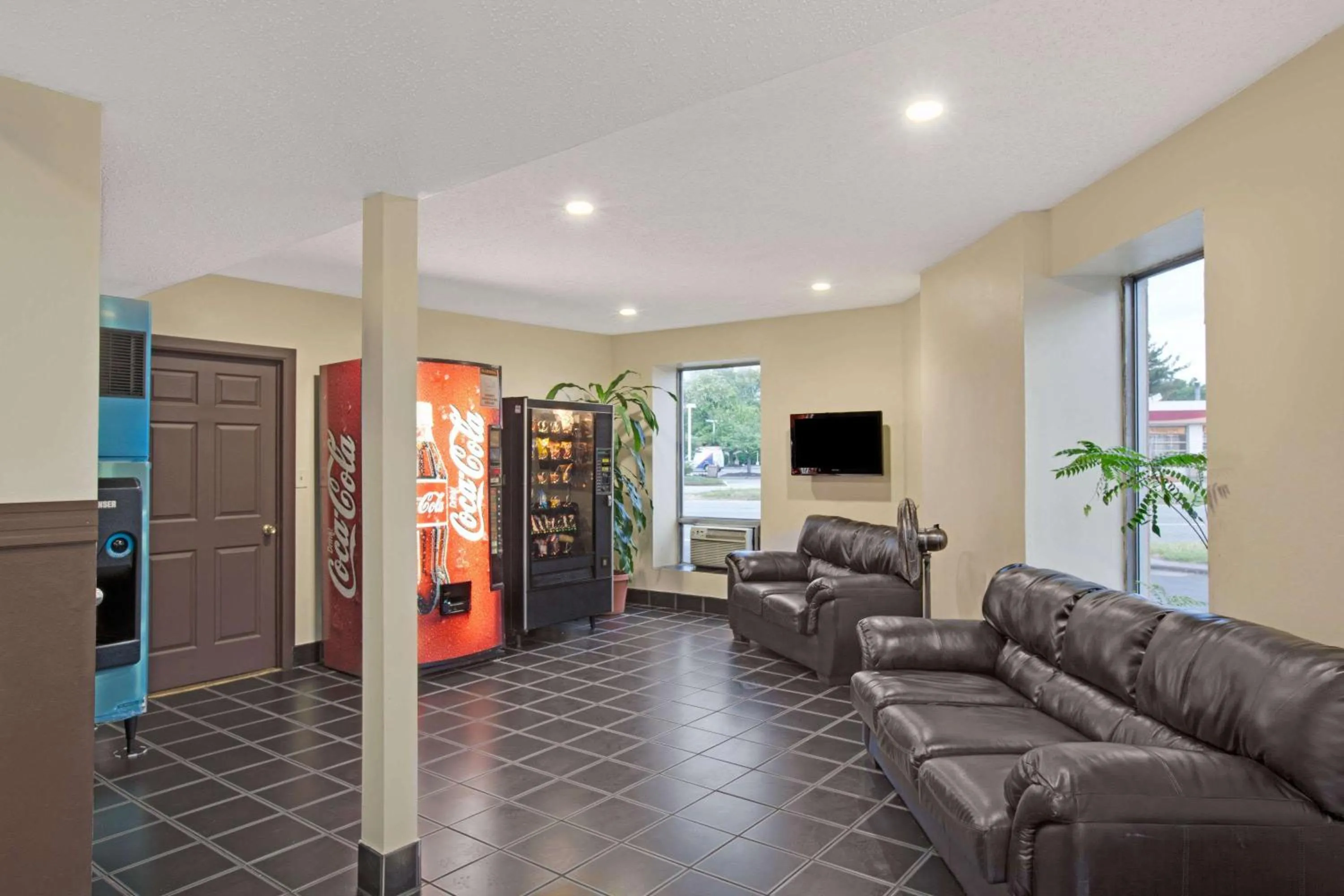 Lobby or reception in Knights Inn Pine Brook