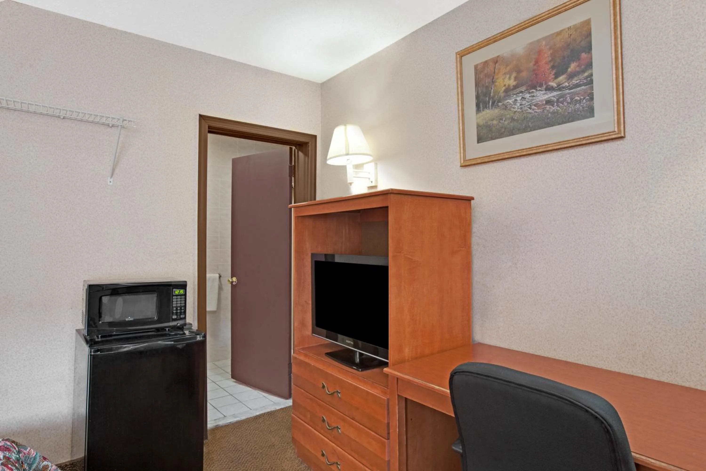 TV/Entertainment Center in Knights Inn Pine Brook