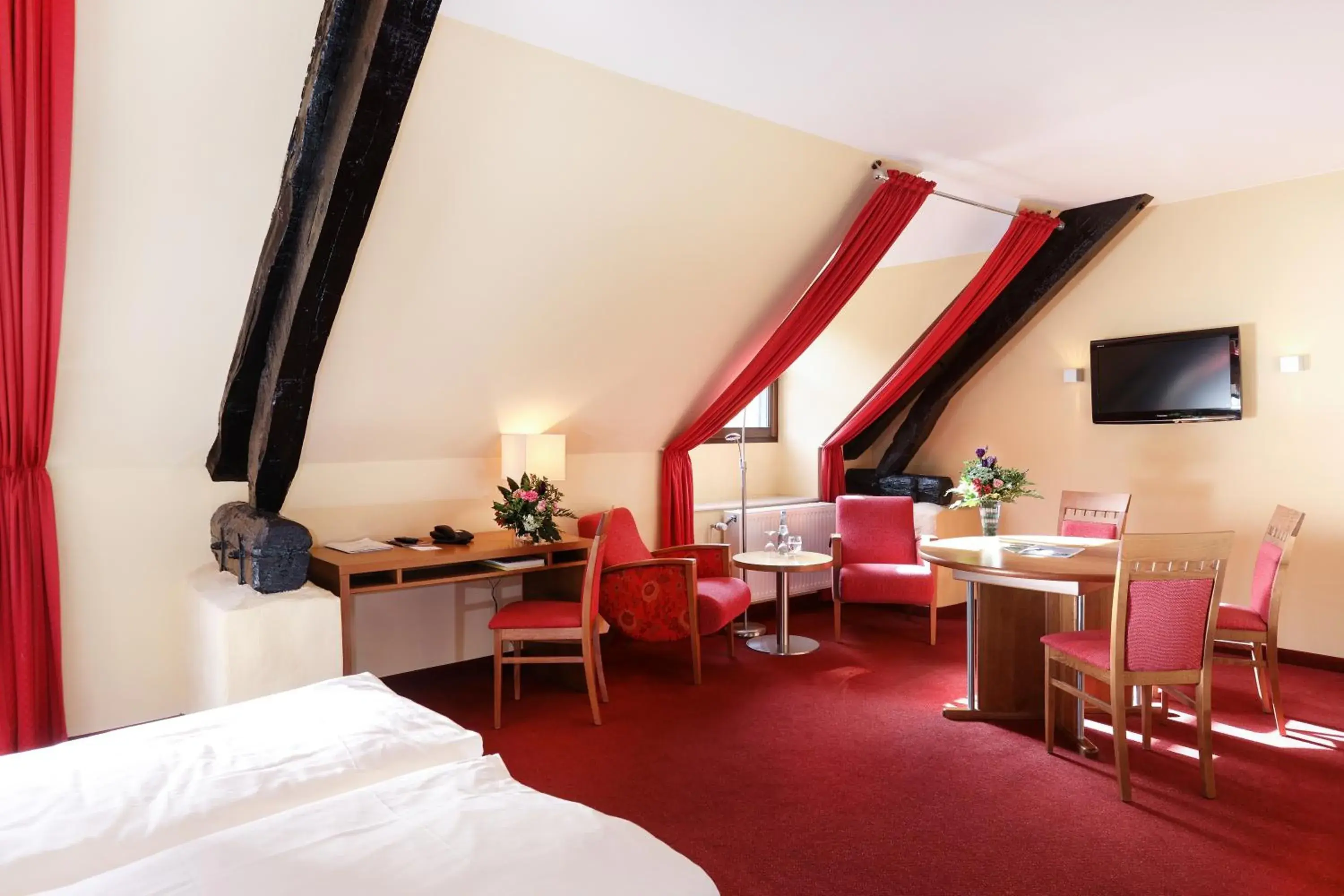 Deluxe Double or Twin Room with Garden View in Landhaus Danielshof Deluxe Double or Twin Room with Garden View in Landhaus Danielshof