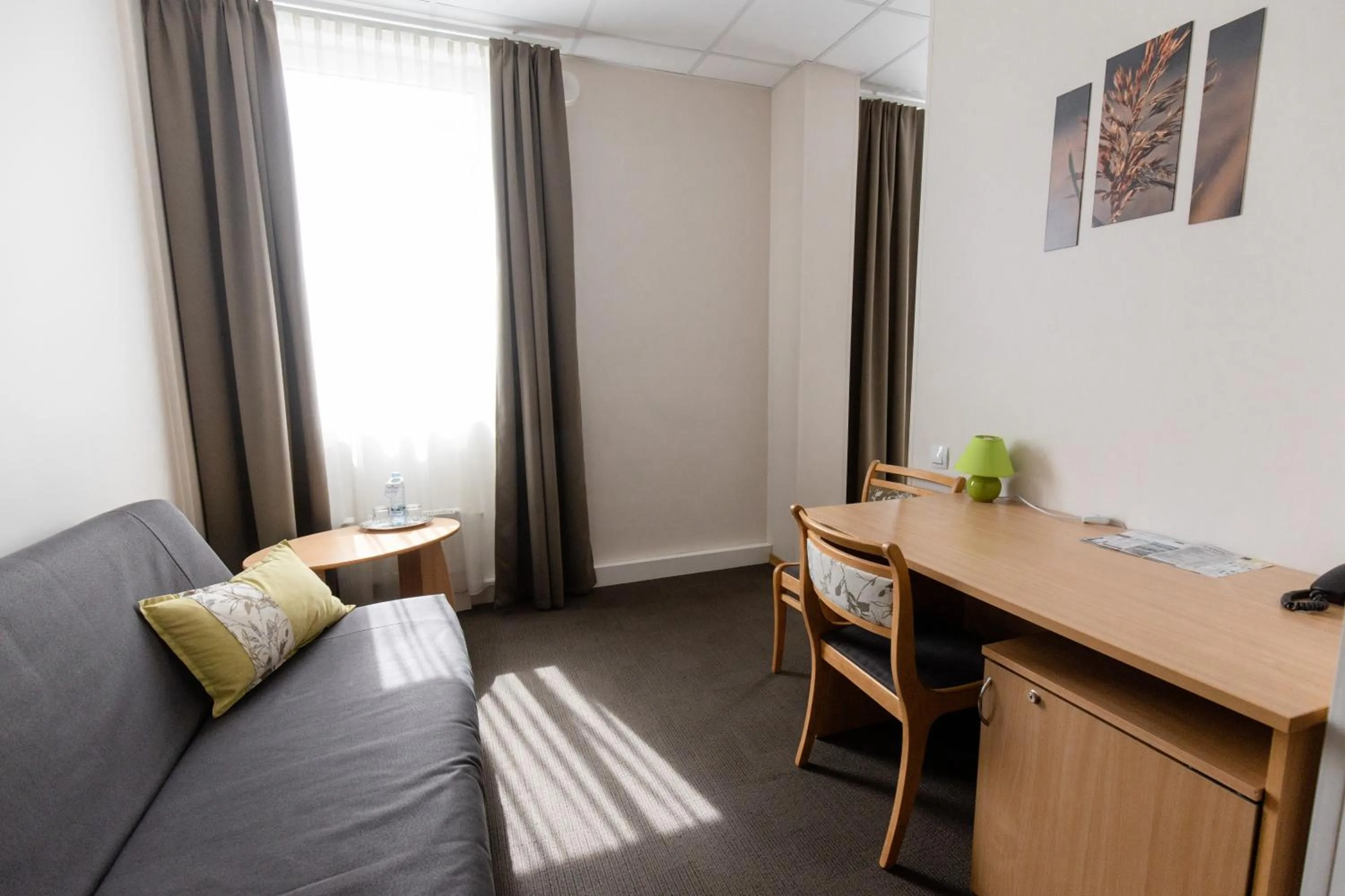 Photo of the whole room in Sports Hotel