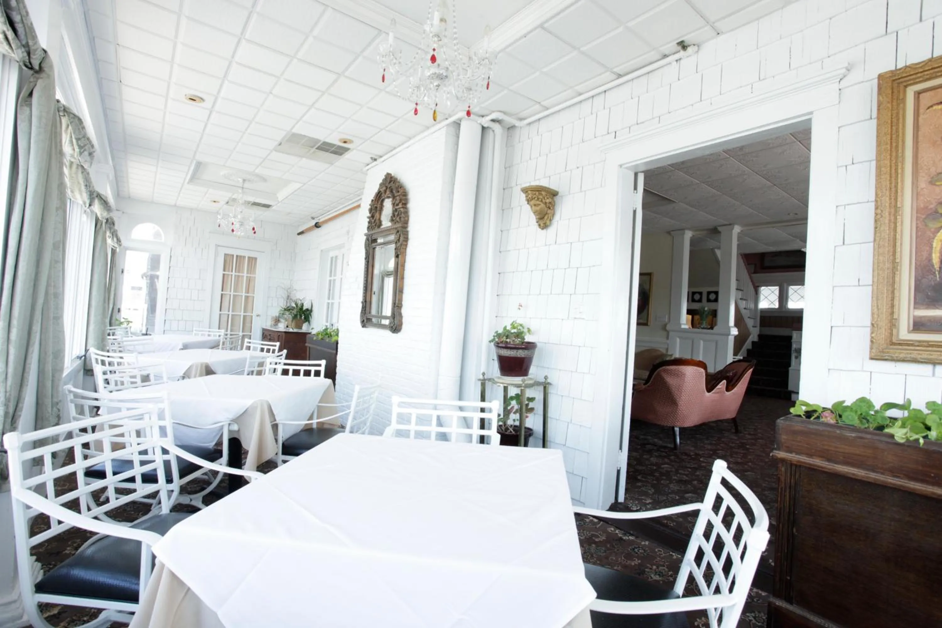 Restaurant/places to eat in Hotel Macomber ADULTS ONLY