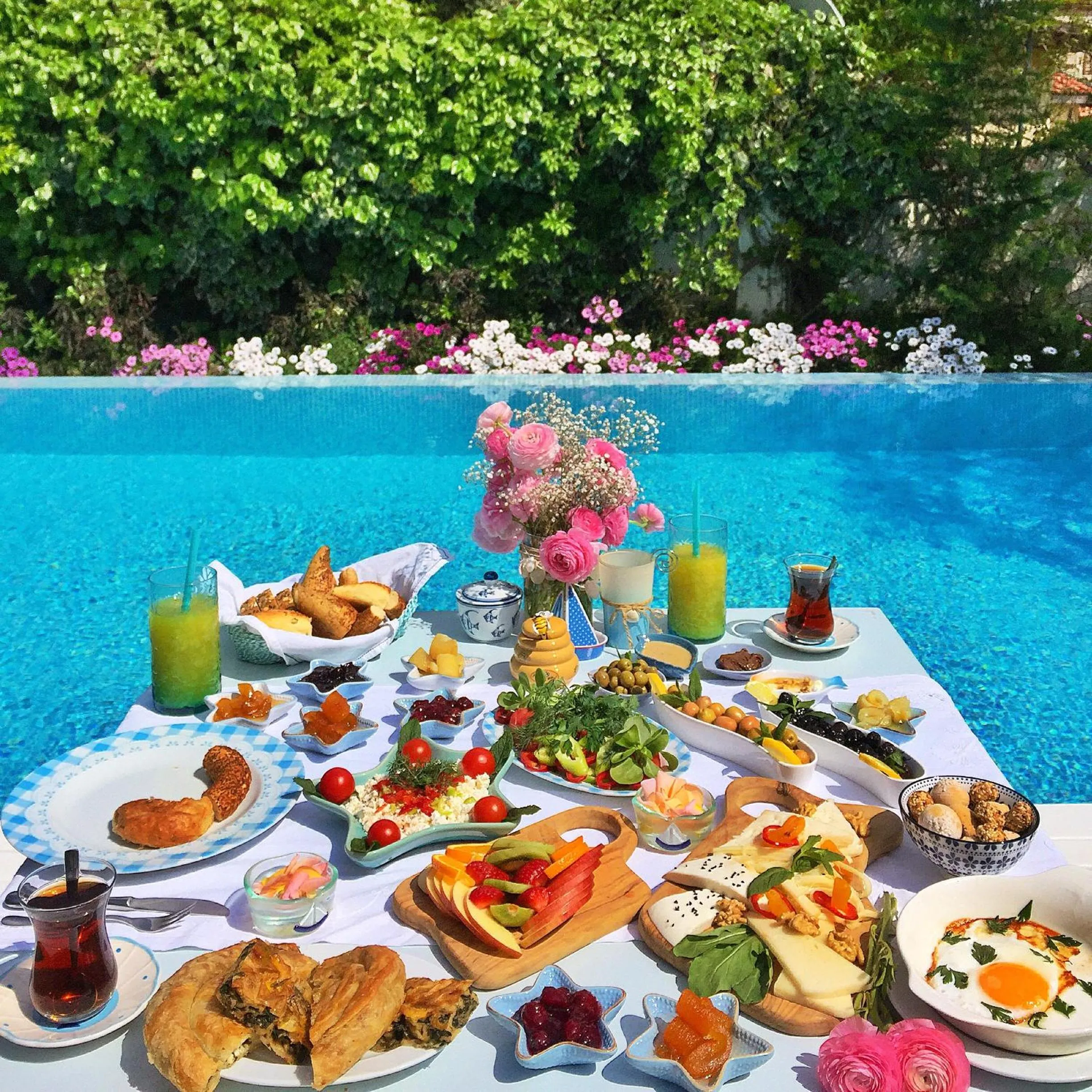 Breakfast in Alura Hotel