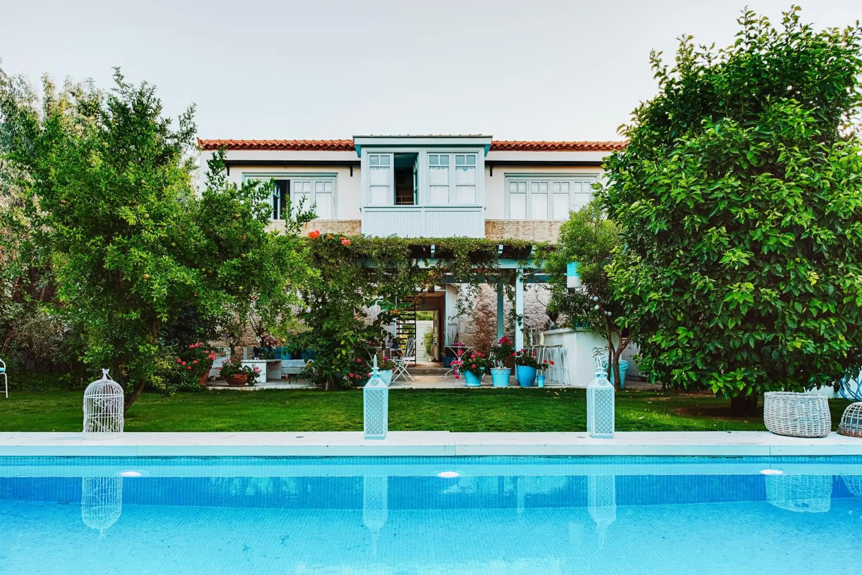 Facade/entrance in Alura Hotel Facade/entrance in Alura Hotel