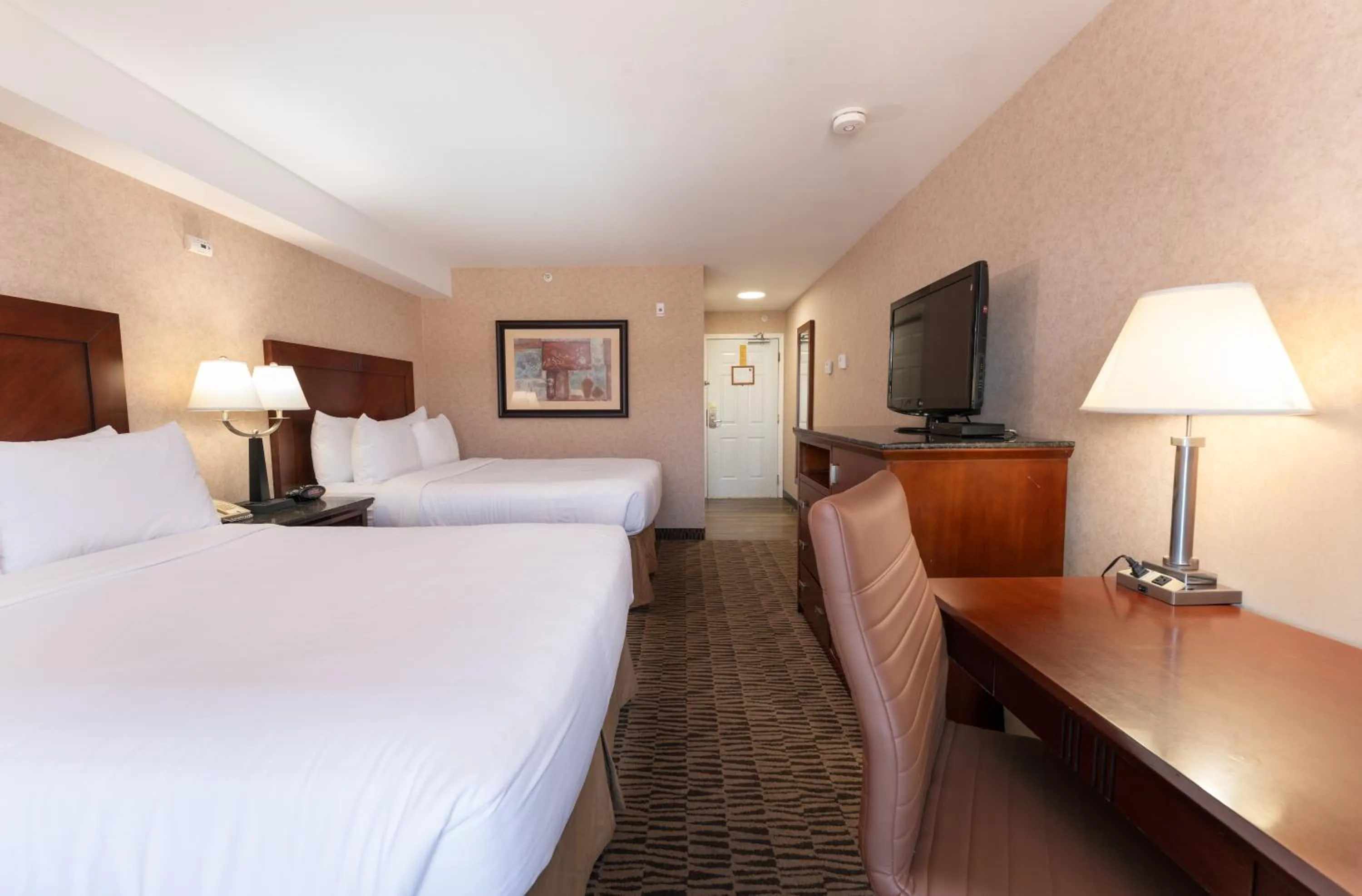 Bed in Prestige Aberdeen Lodge Kamloops