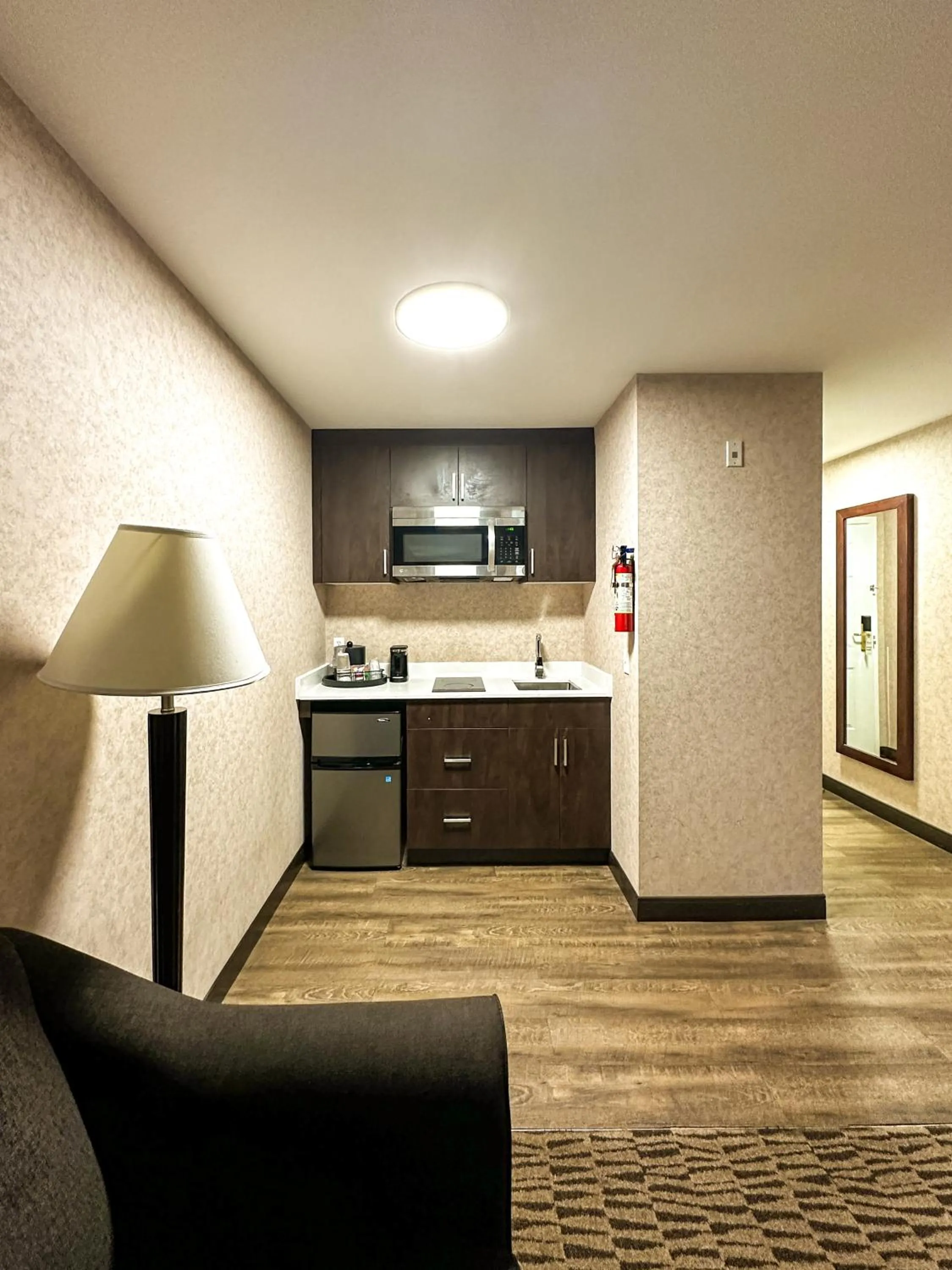 Kitchen or kitchenette in Pacific Inn & Suites Kamloops