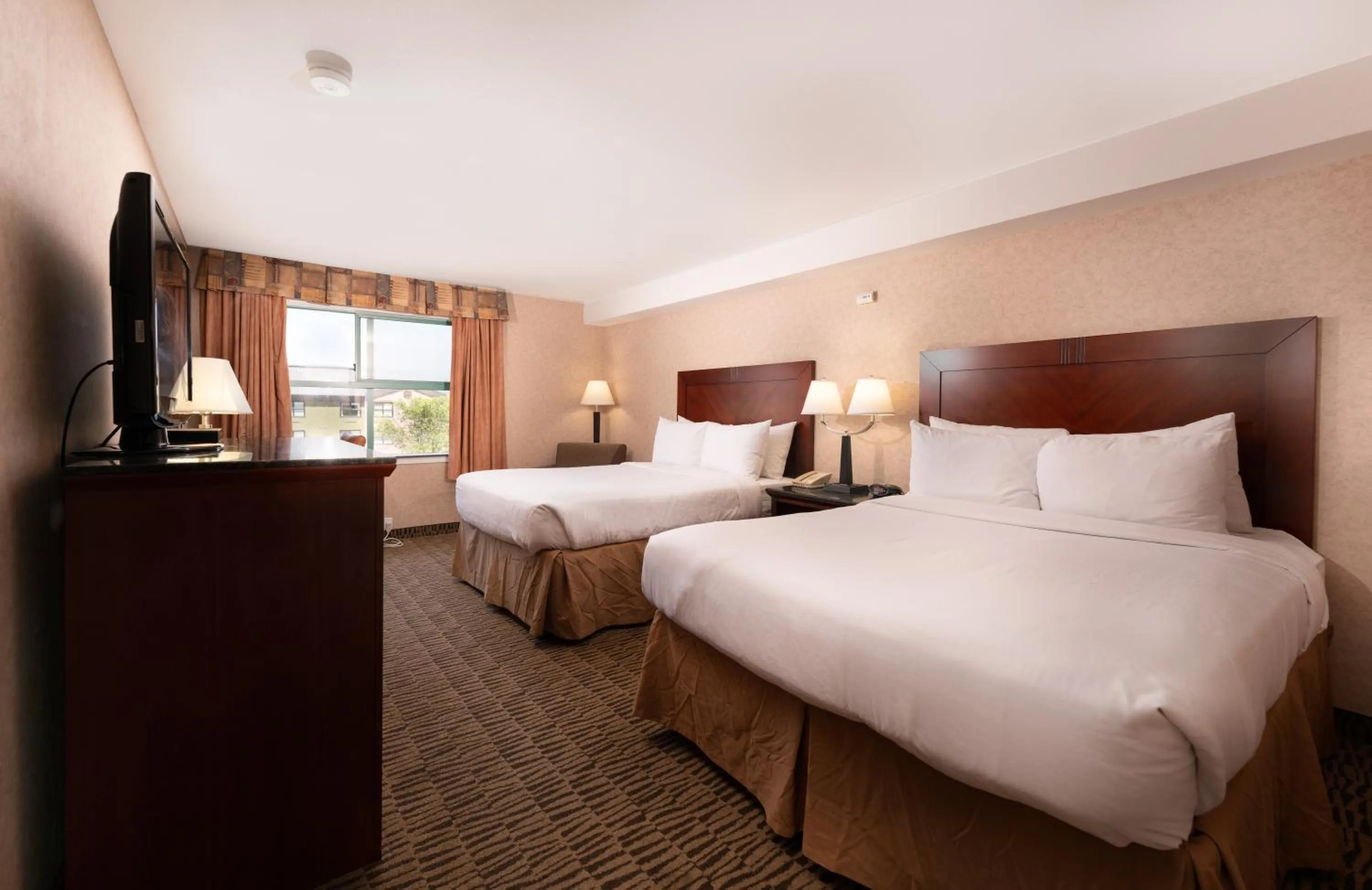 Bed in Prestige Aberdeen Lodge Kamloops