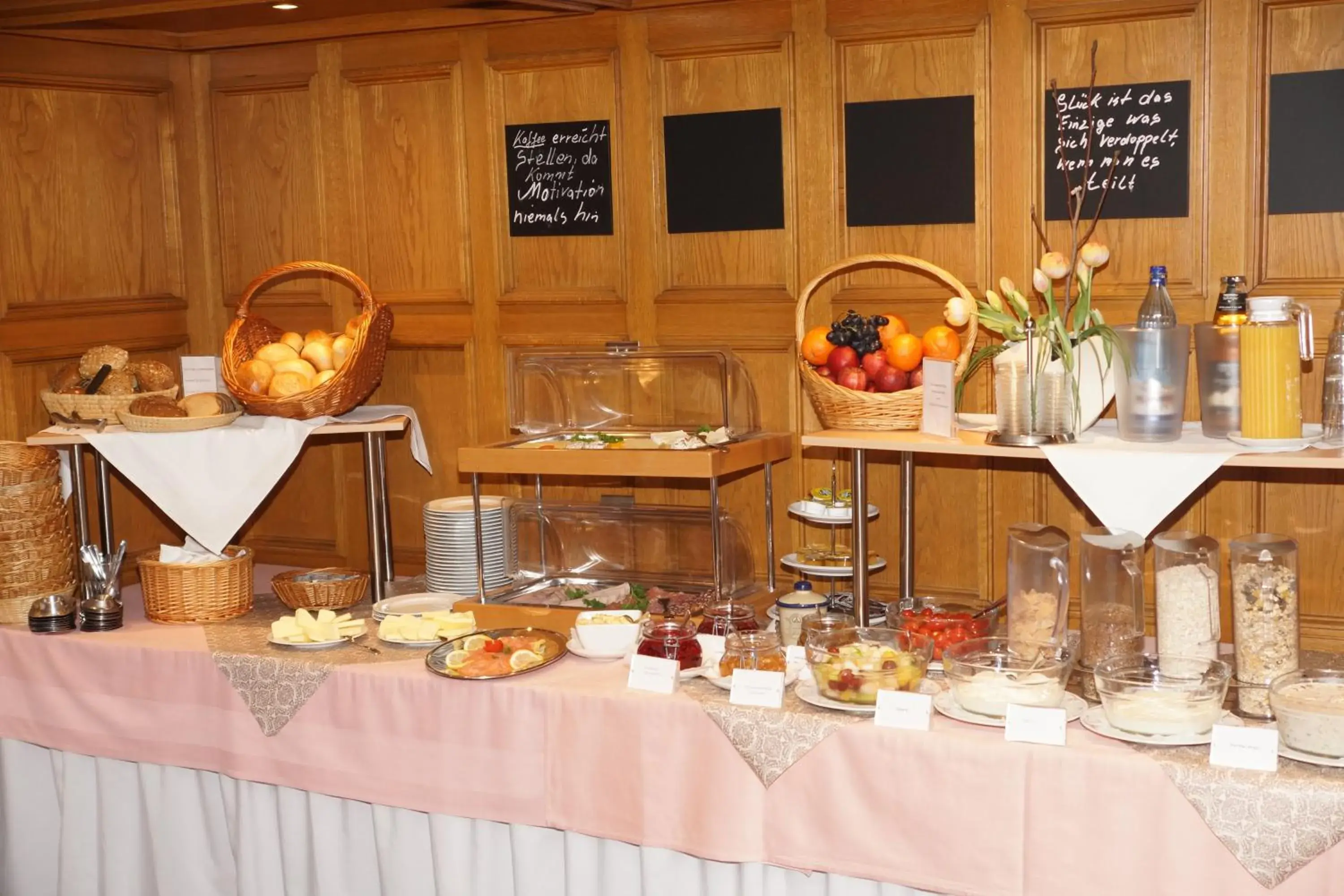 Buffet breakfast, Restaurant/Places to Eat in Hotel Riemann