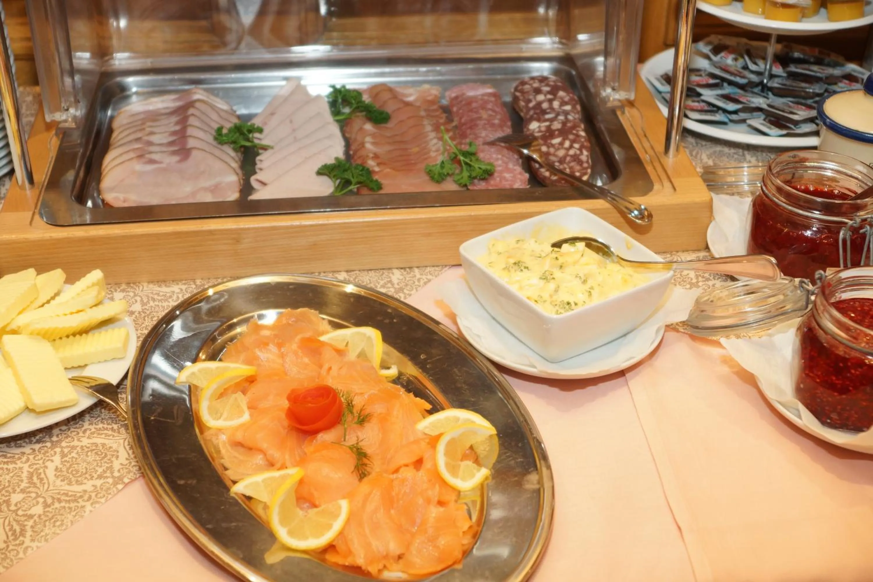 Buffet breakfast in Komforthotel & Restaurant Riemann