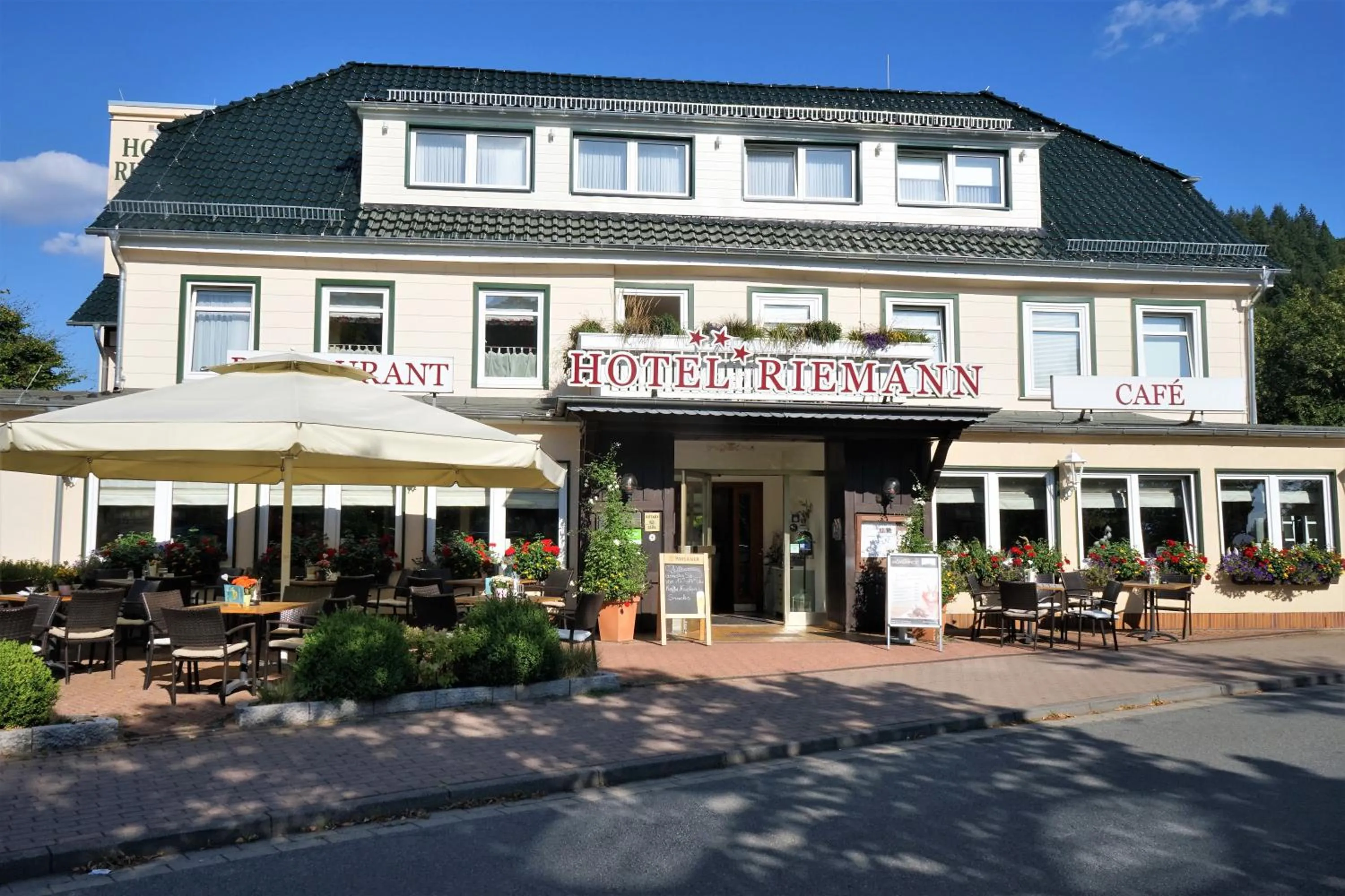 Property building in Komforthotel & Restaurant Riemann