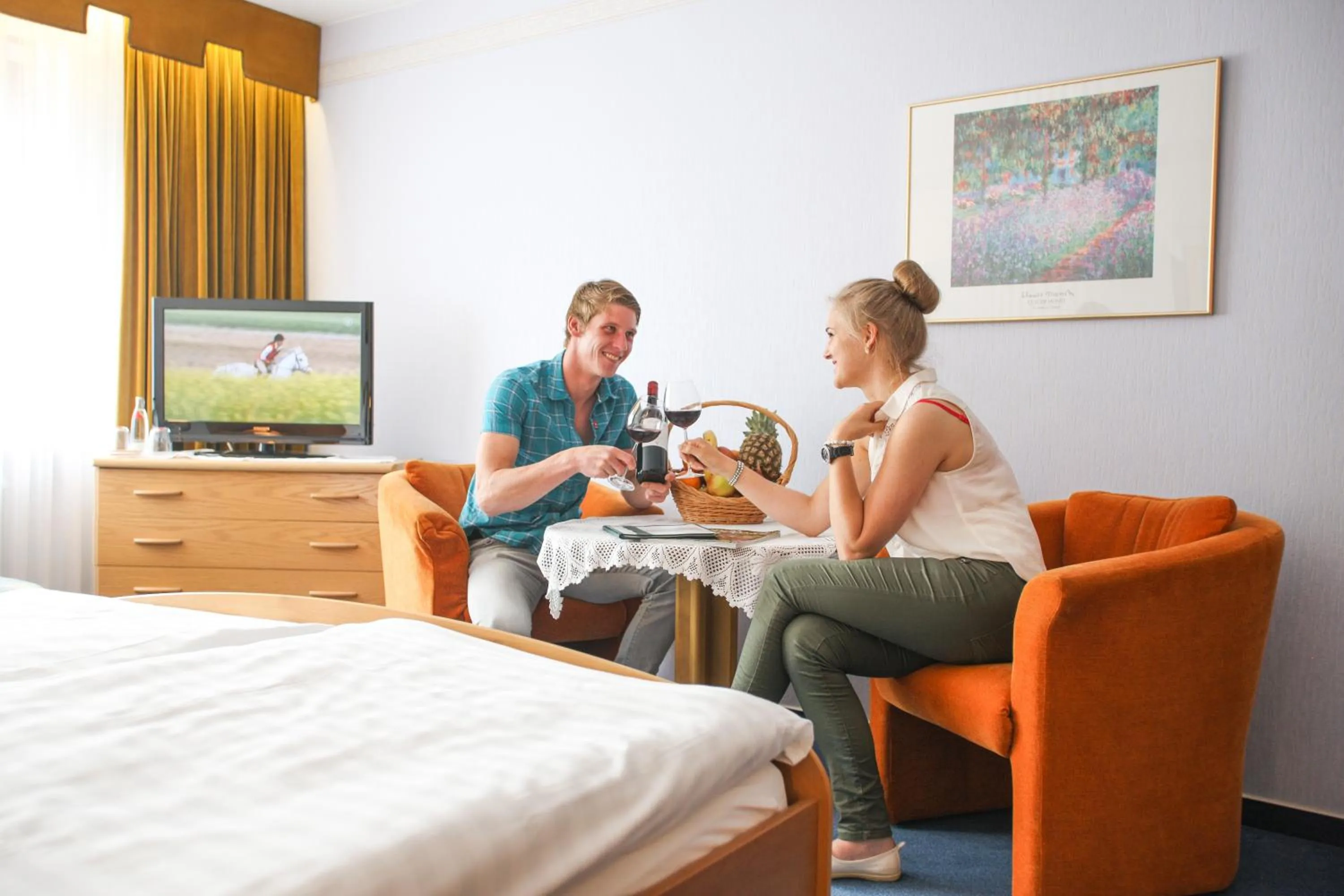 People in Komforthotel & Restaurant Riemann