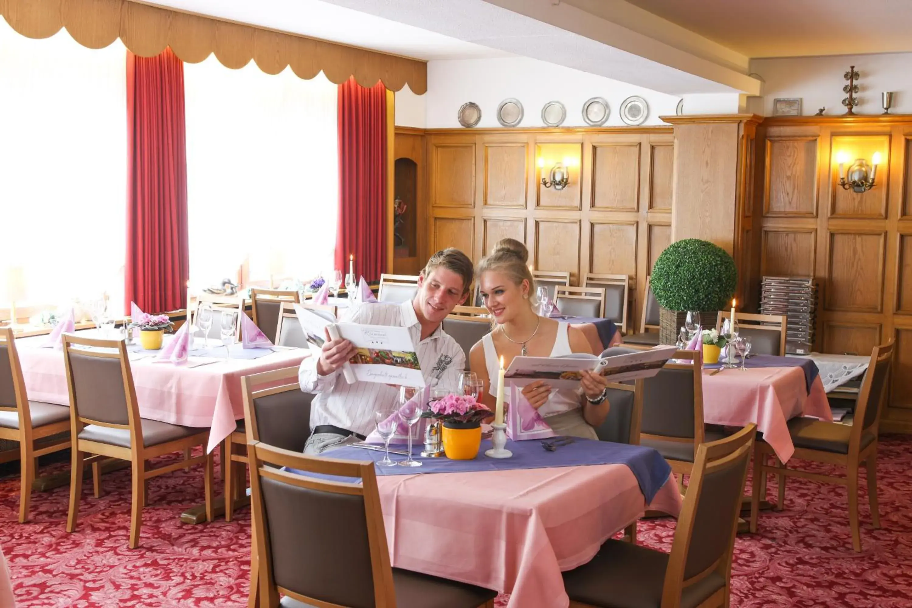 Restaurant/Places to Eat in Hotel Riemann