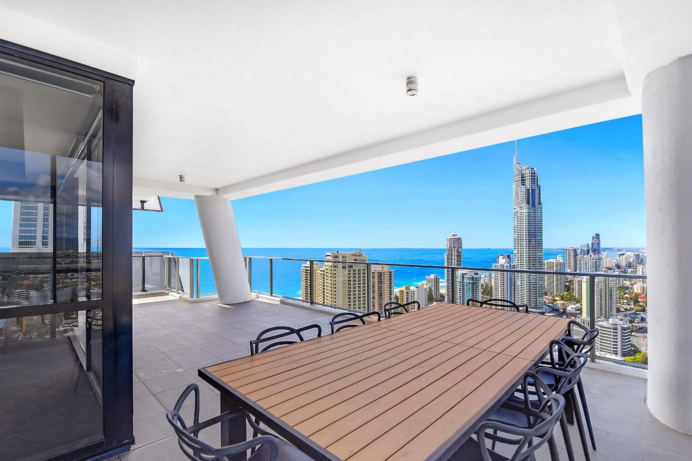 Balcony/Terrace in Circle On Cavill Surfers Paradise Apartments-Holiday Paradise