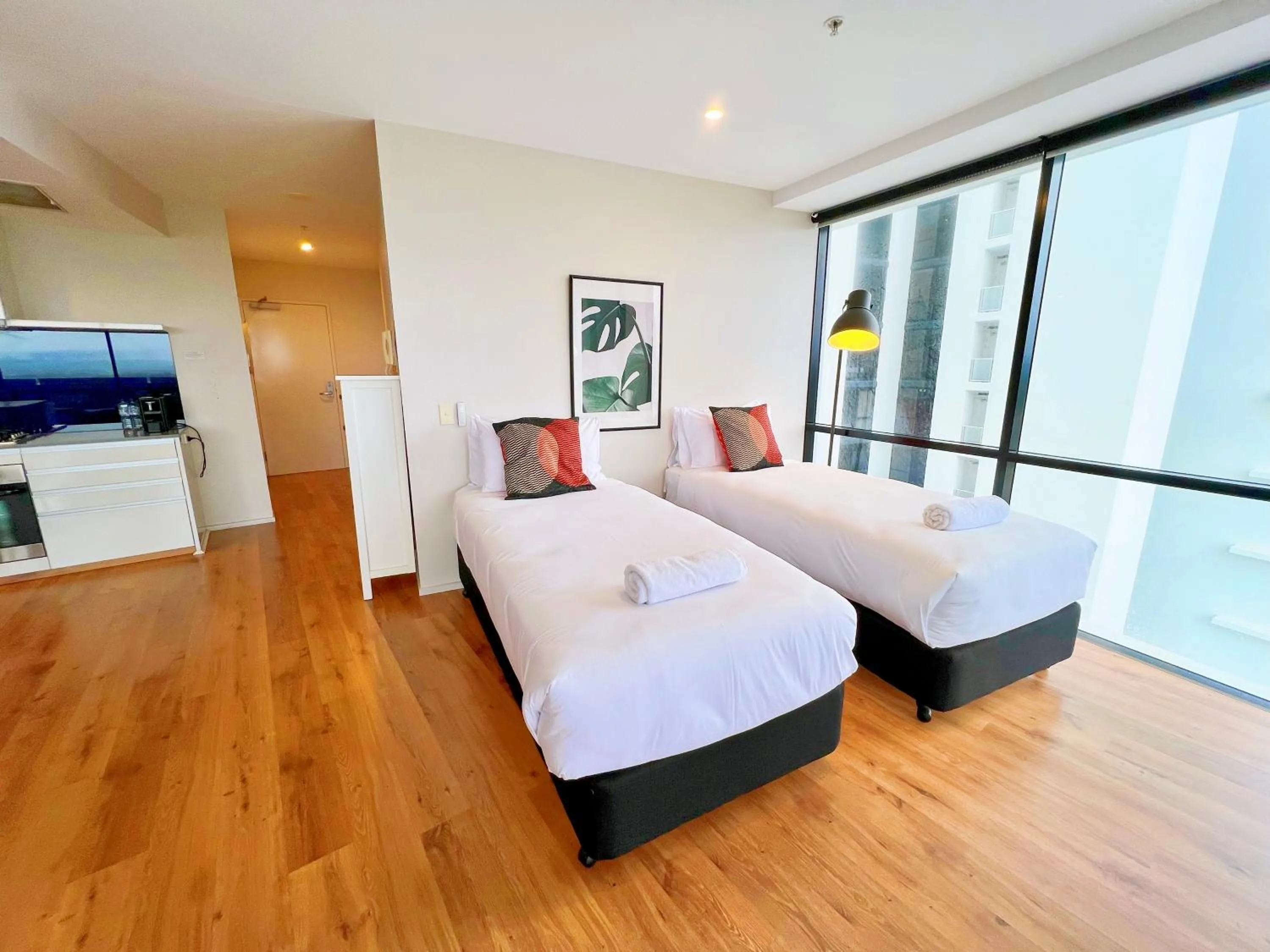 Bed in Circle On Cavill Surfers Paradise Apartments-Holiday Paradise