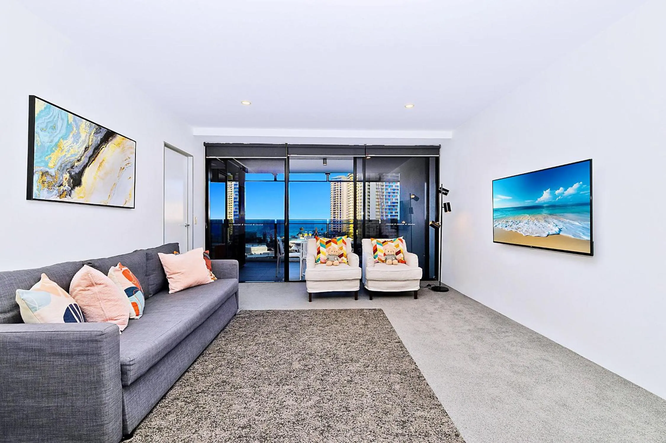 TV and multimedia in Circle On Cavill Surfers Paradise Apartments-Holiday Paradise